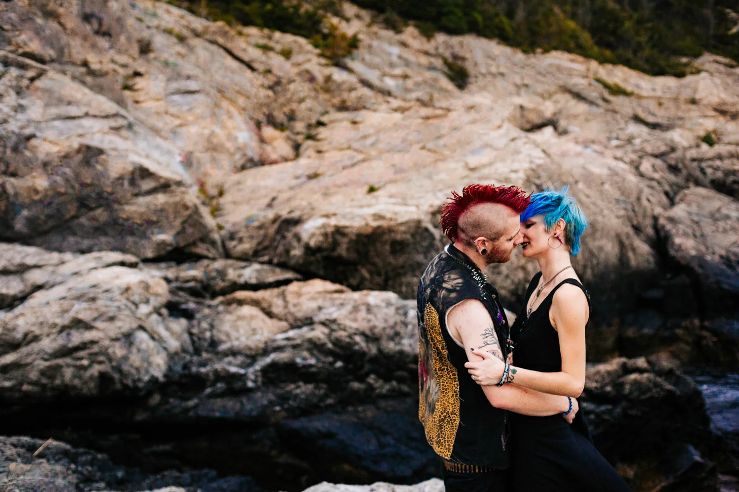 fort-wetherill-engagement-session-rhode-island-adventure-wedding-photographer.jpg