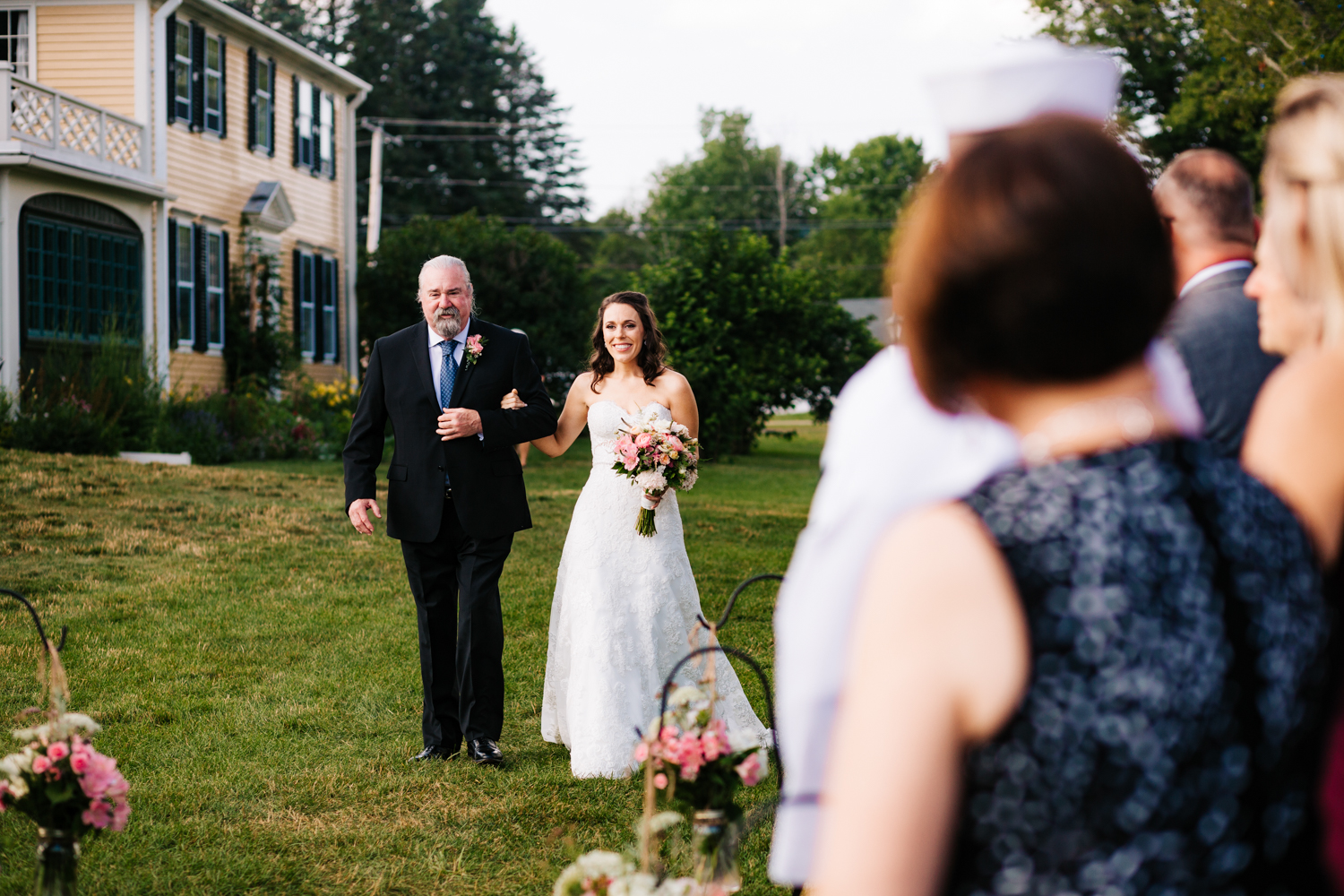 23. salem-cross-inn-wedding-boston-massachusetts-adventurous-fun-photographer-andrea-van-orsouw-photography-natural.jpg