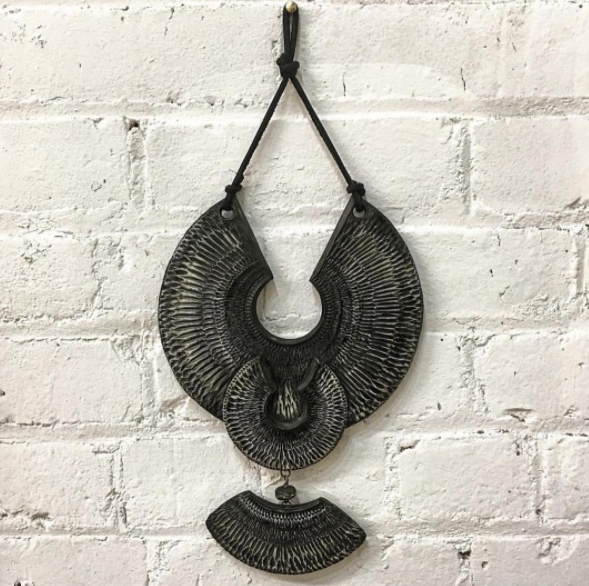 HOUSE JEWELRY - BLACK AND WHITE TEXTURED PORCELAIN WALL HANGING