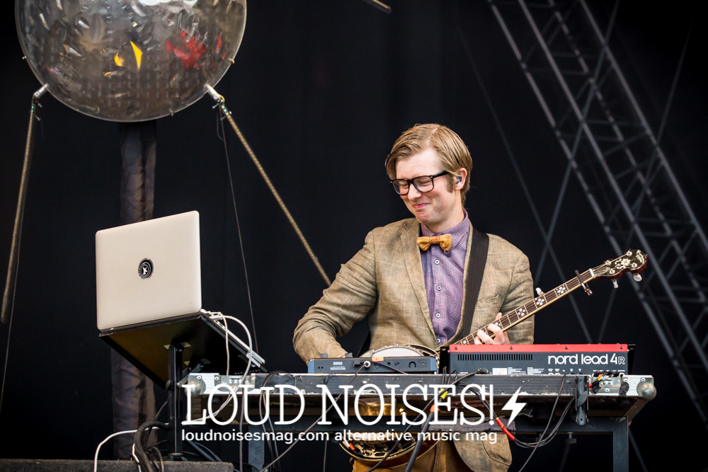 public service broadcasting-11.JPG