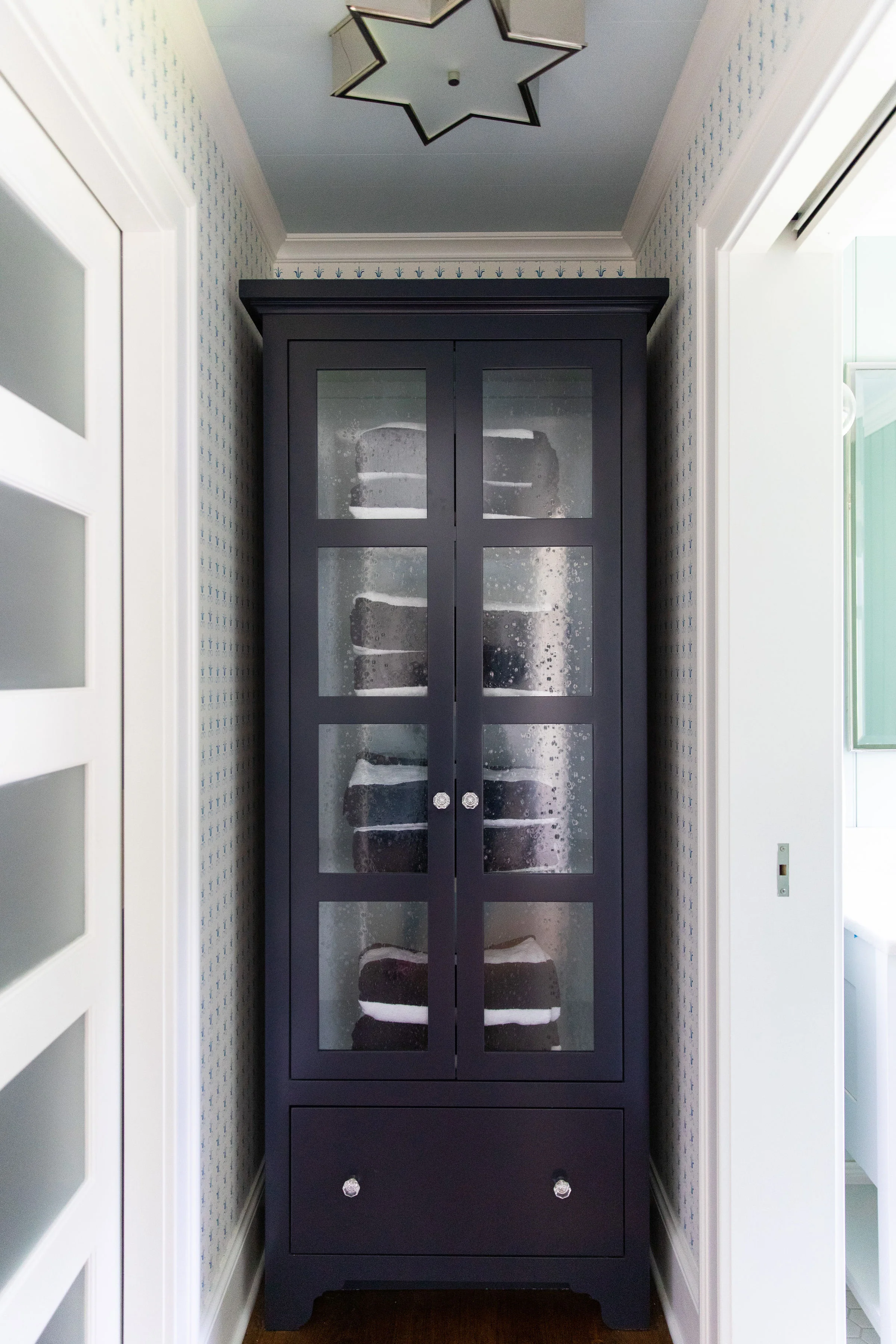 how to choose the right size light fixture for a room