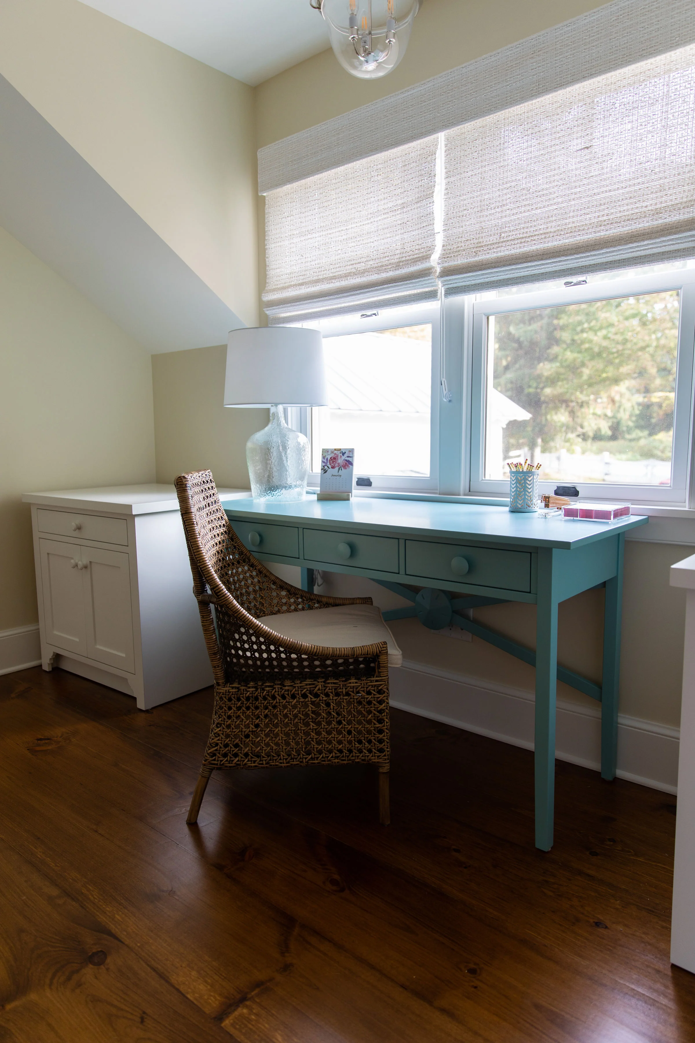 how to choose the right size light fixture for a room
