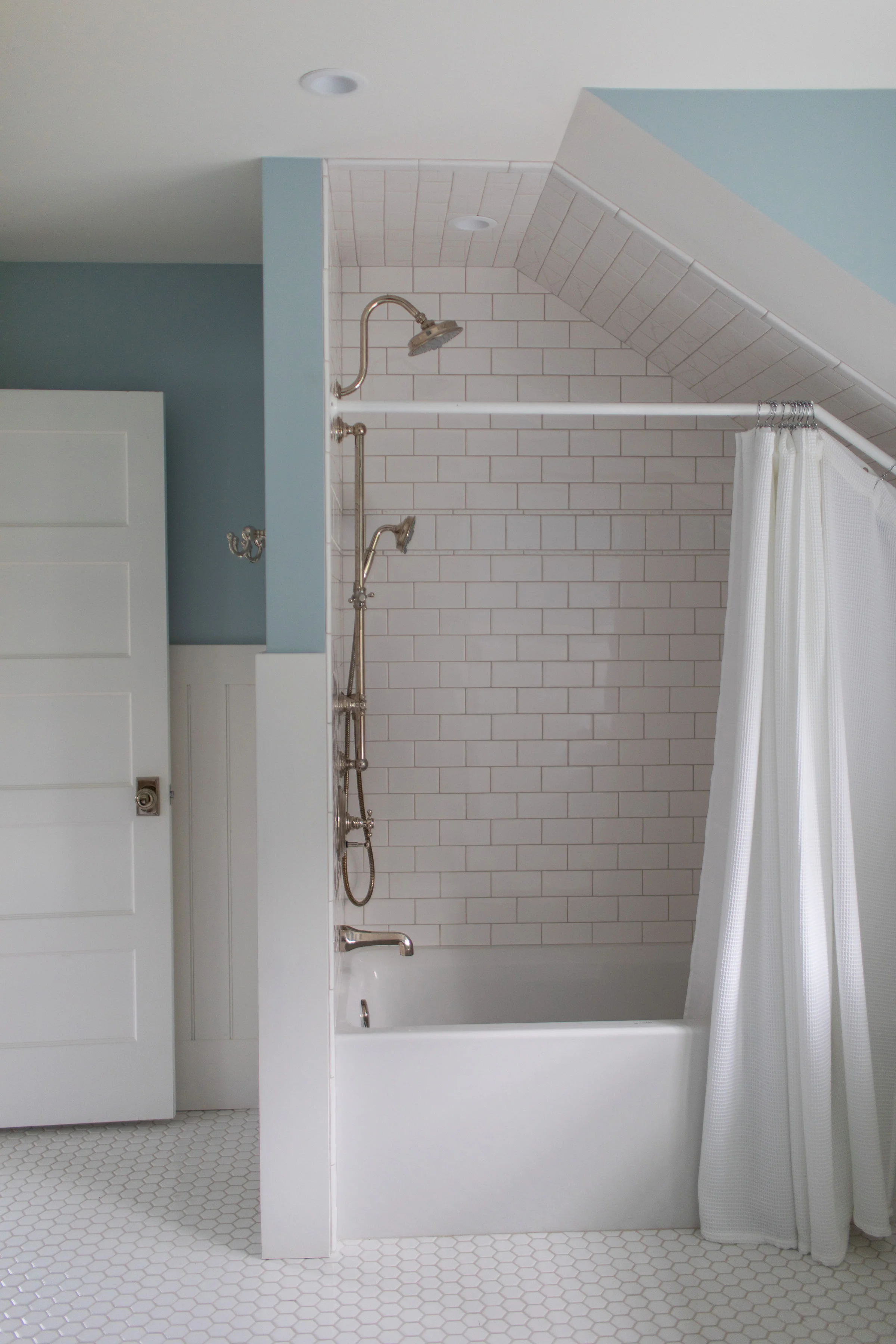 floor tile size vs room size