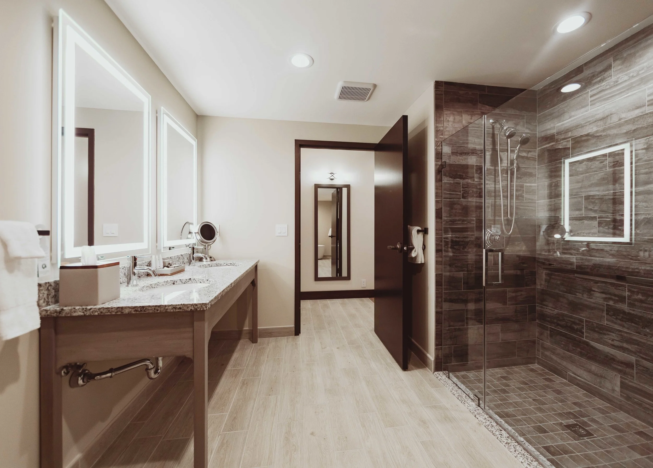 332---ADA-Suite-King--9.jpg
