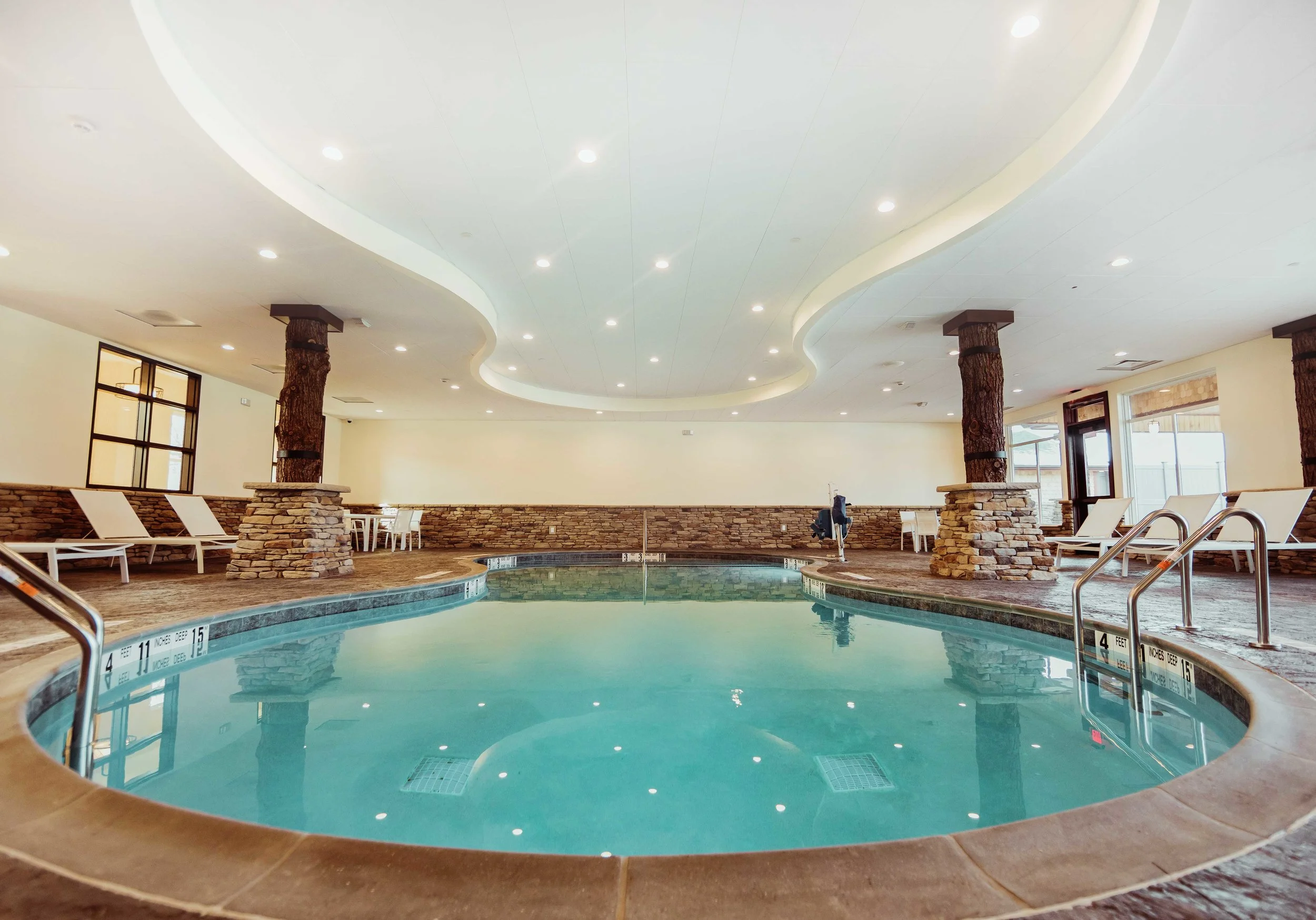 Pool-Area---Hot-Tub--3.jpg