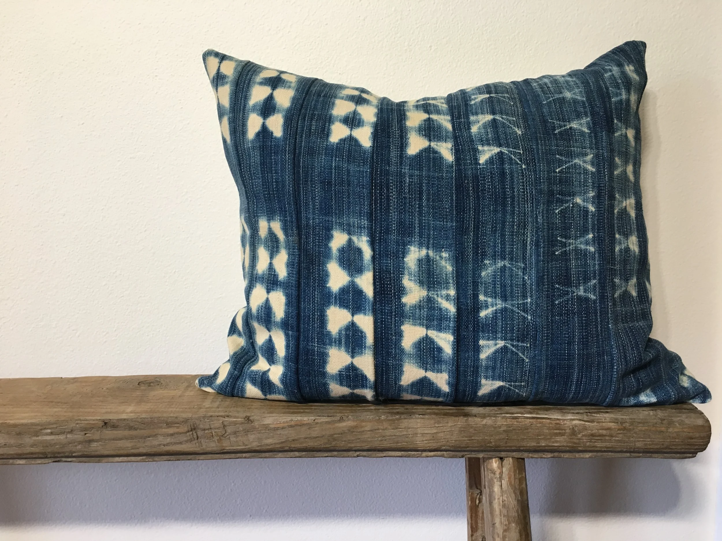 Vintage Indigo pillow no. 102