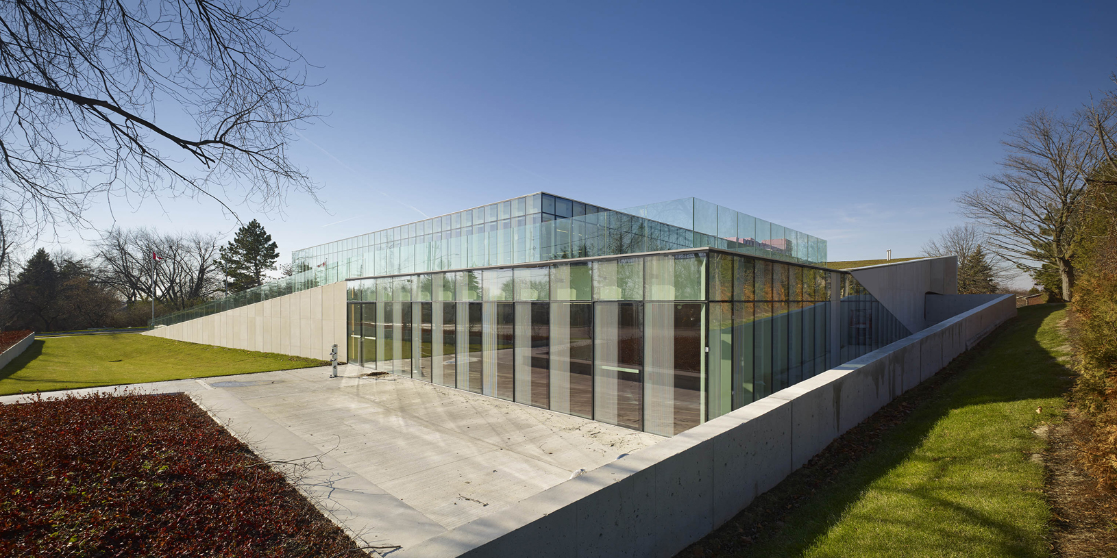 Waterdown Library Exterior 01