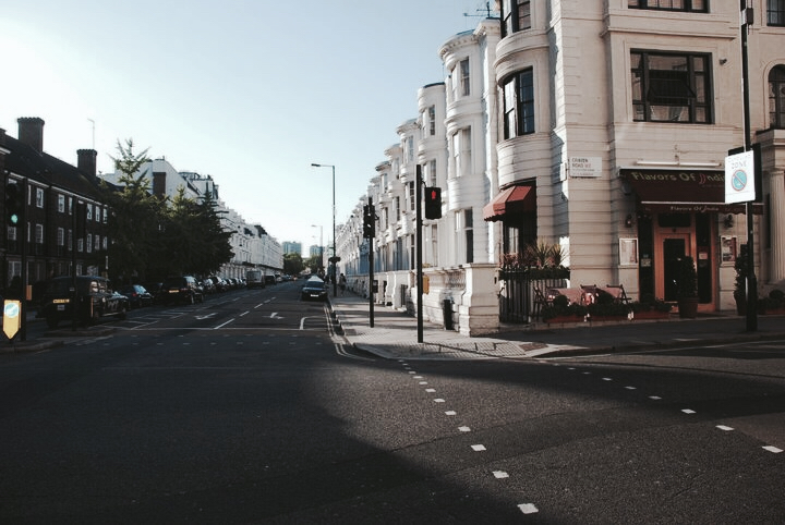 Most of London's streets are curb free on the corners.