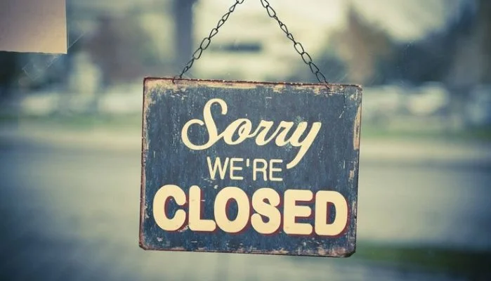 another retailer dies as amazon grows.jpg