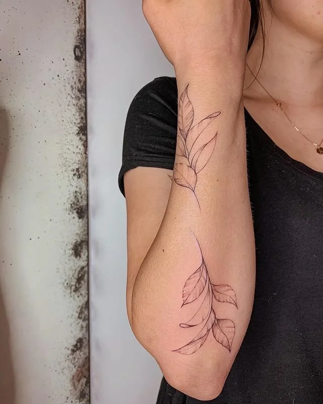 🌿 Note: I&rsquo;m trying to stop the practice of whitewashing posts for &ldquo;aesthetic&rdquo;. The next few weeks of images will probably be experiments in how to show a true skin tone and present the tattoo. Bear with me as I&rsquo;m learning.