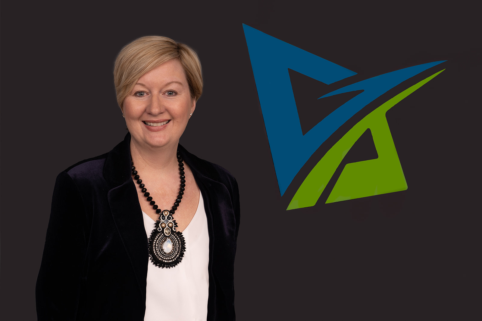 Wendy Plandowski: BA Wendy is a partner at BreakPoint Solutions; she is an experienced leader, facilitator and speaker.