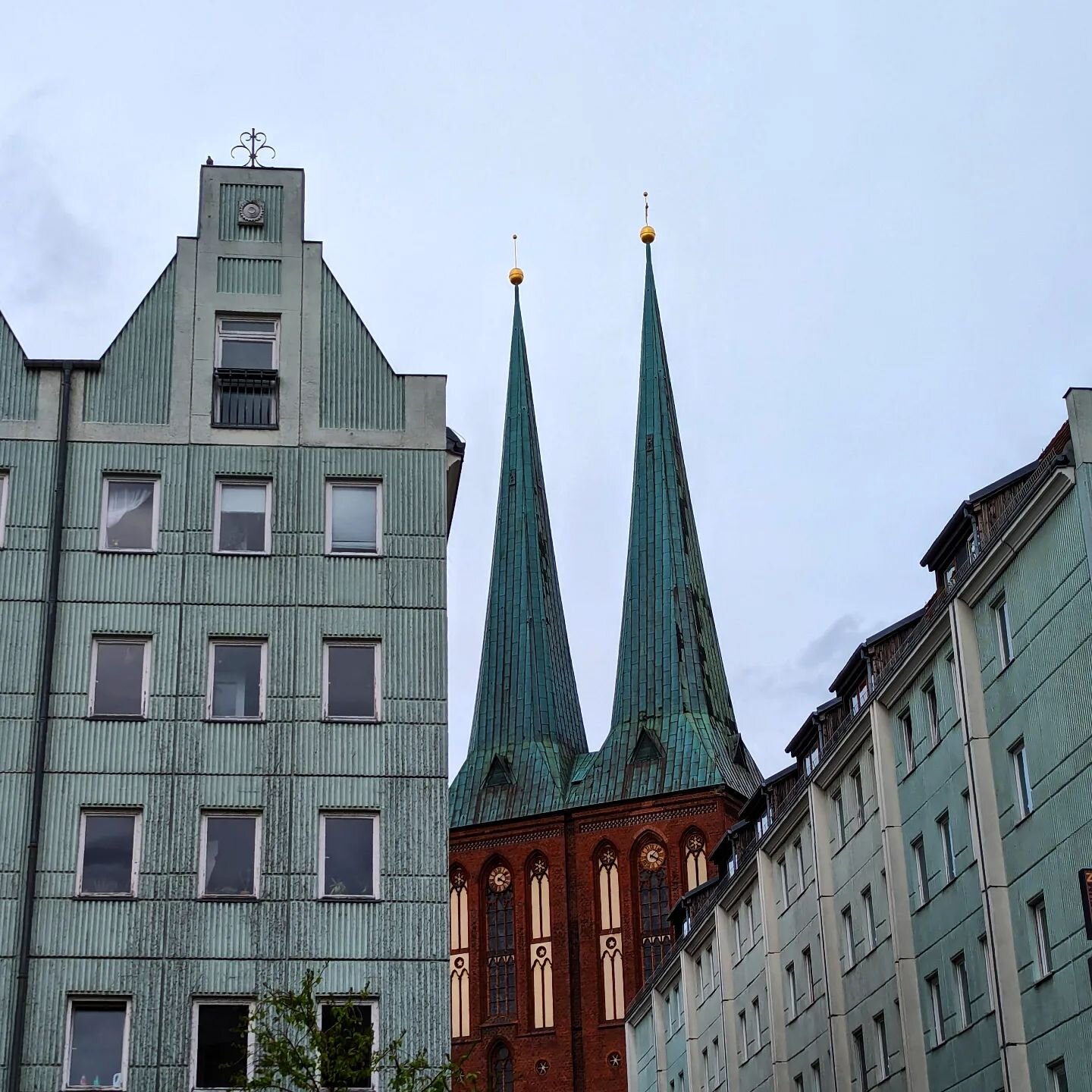 #nikolaiviertel Berlin. #EastGermans building a #disney version of #1700s #Berlin in #EastBerlin #ostberlin #deutschland #ostdeutschland #coldwar #commies #communism #architechturephotography #architecture  #archidaily #socmod #socialistmodernism #so