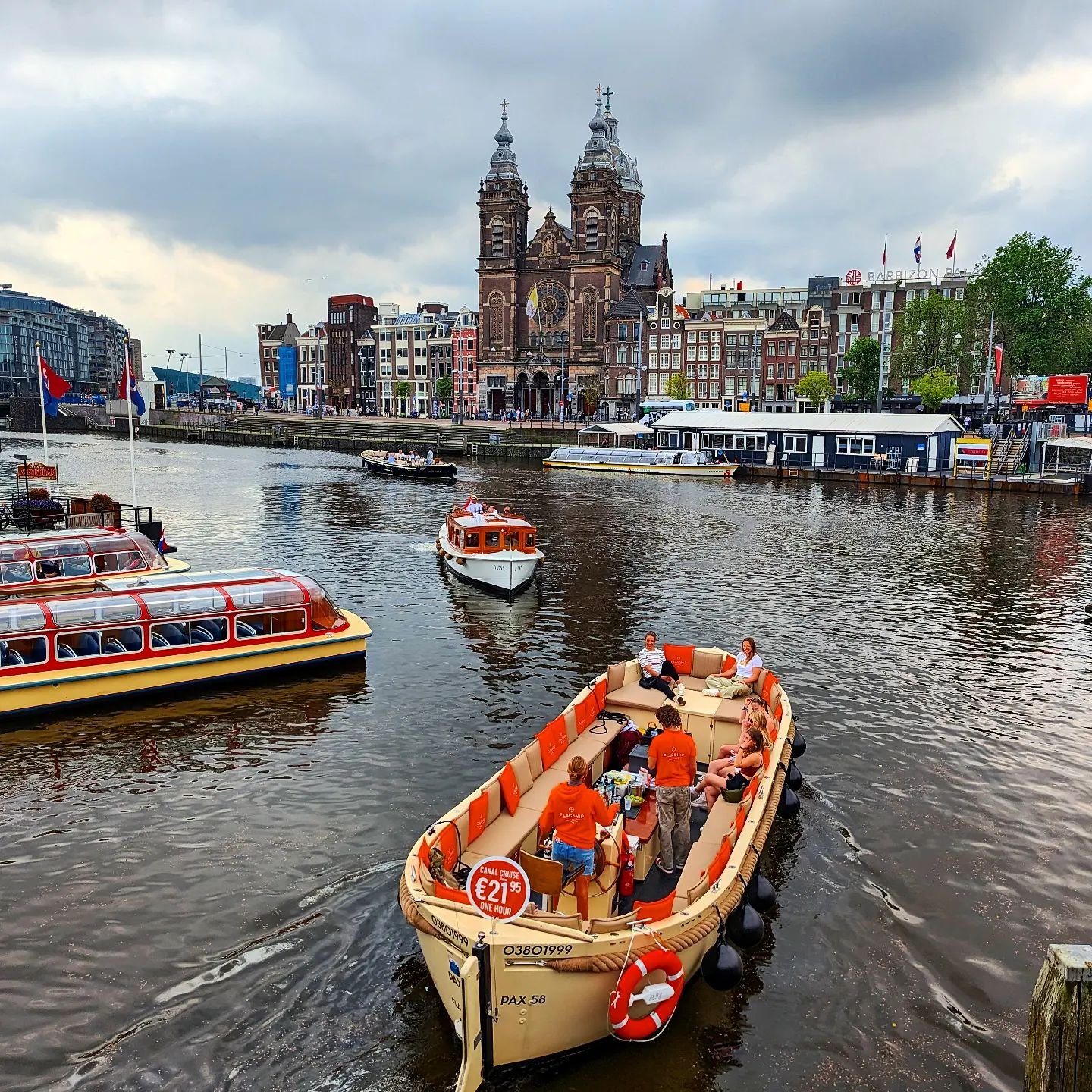 Dizzzzaaaaaammm!! #canal #amsterdam #netherlands #holland