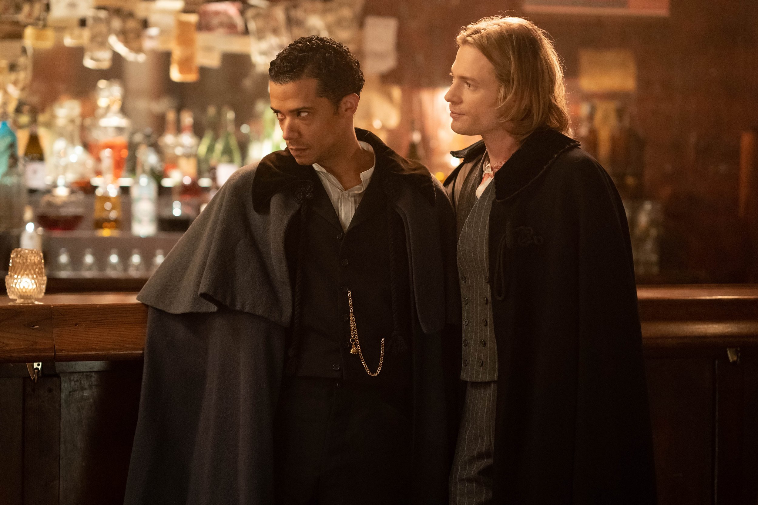  Sam Reid as Lestat Du Lioncourt and Jacob Anderson as Louis De Pointe Du Lac - Interview with the Vampire _ Season 1, Episode 1 - Photo Credit: Alfonso Bresciani/AMC 