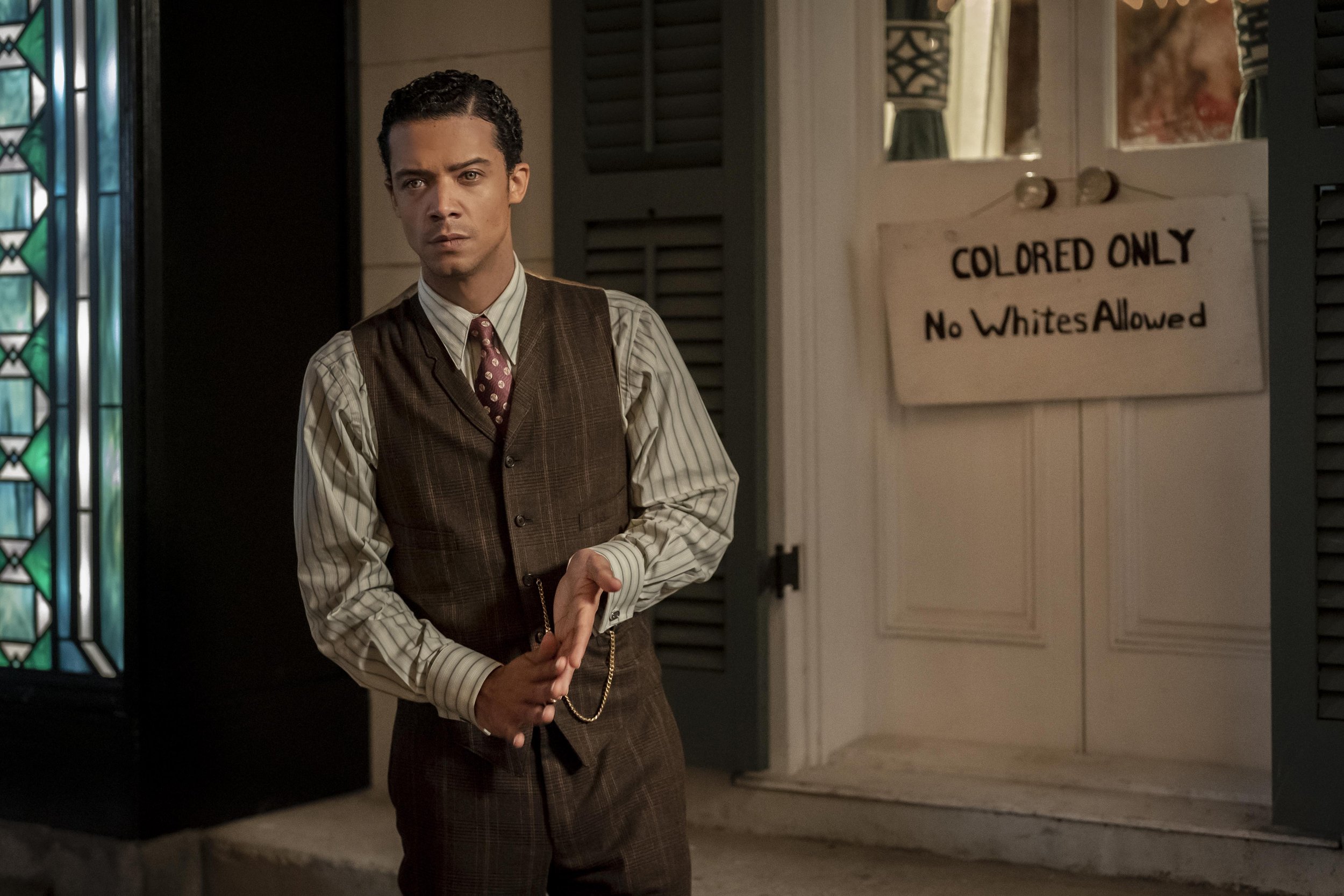  Jacob Anderson as Louis De Point Du Lac - Interview with the Vampire _ Season 1, Episode 3 - Photo Credit: Alfonso Bresciani/AMC 