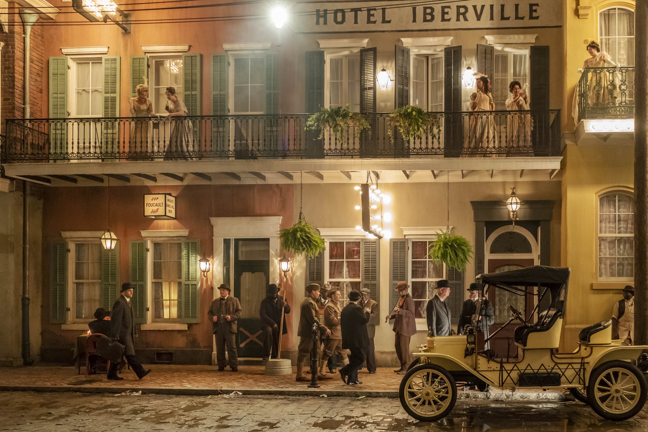  Hotel Iberville in Storyville, New Orleans (1910s) - Interview with the Vampire _ Season 1, Episode 1 - Photo Credit: Alfonso Bresciani/AMC 