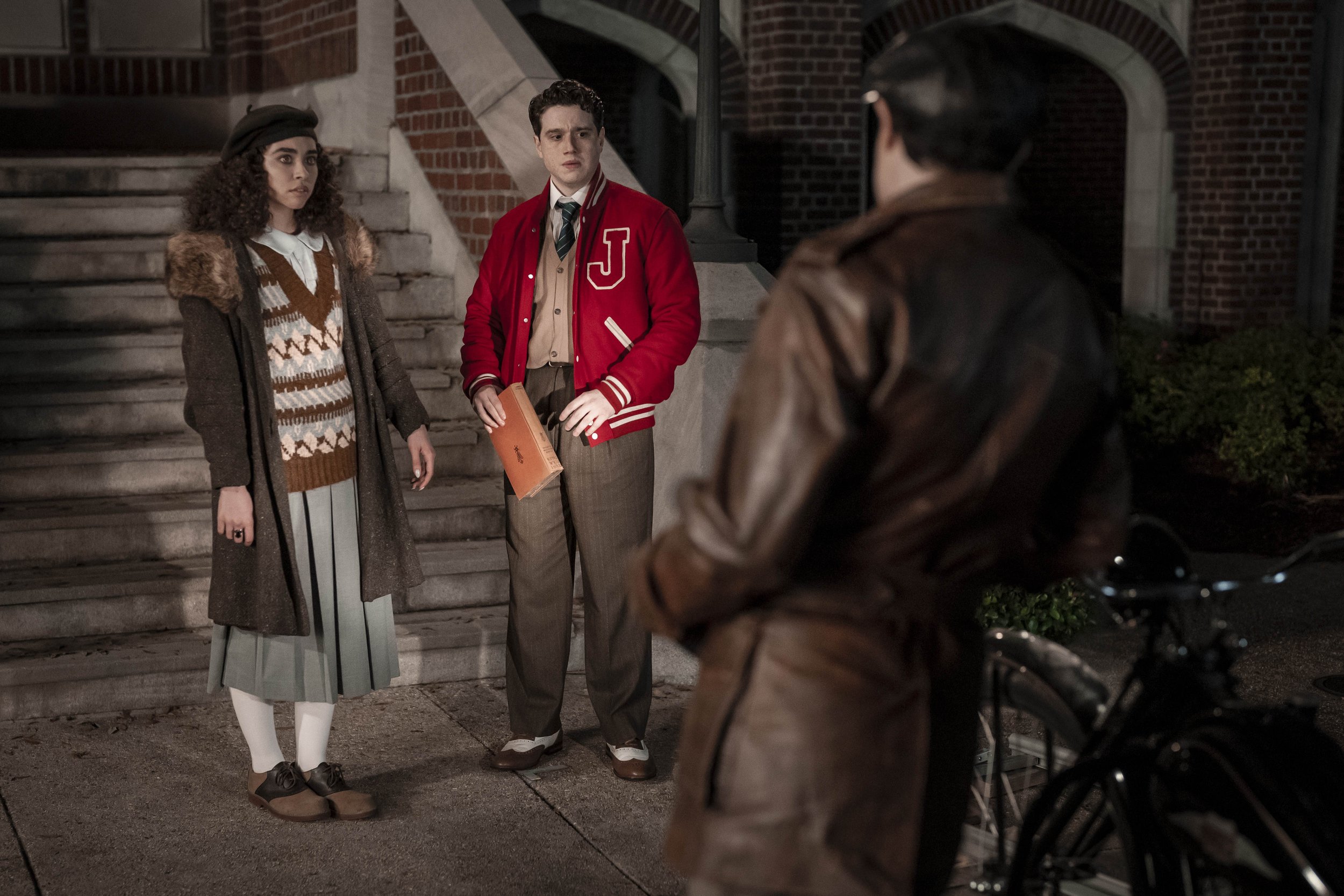  Bailey Bass as Claudia, Chester Rushing as Collegian and Damon Duanno as Bruce - Interview with the Vampire _ Season 1, Episode 5 - Photo Credit: Alfonso Bresciani/AMC 