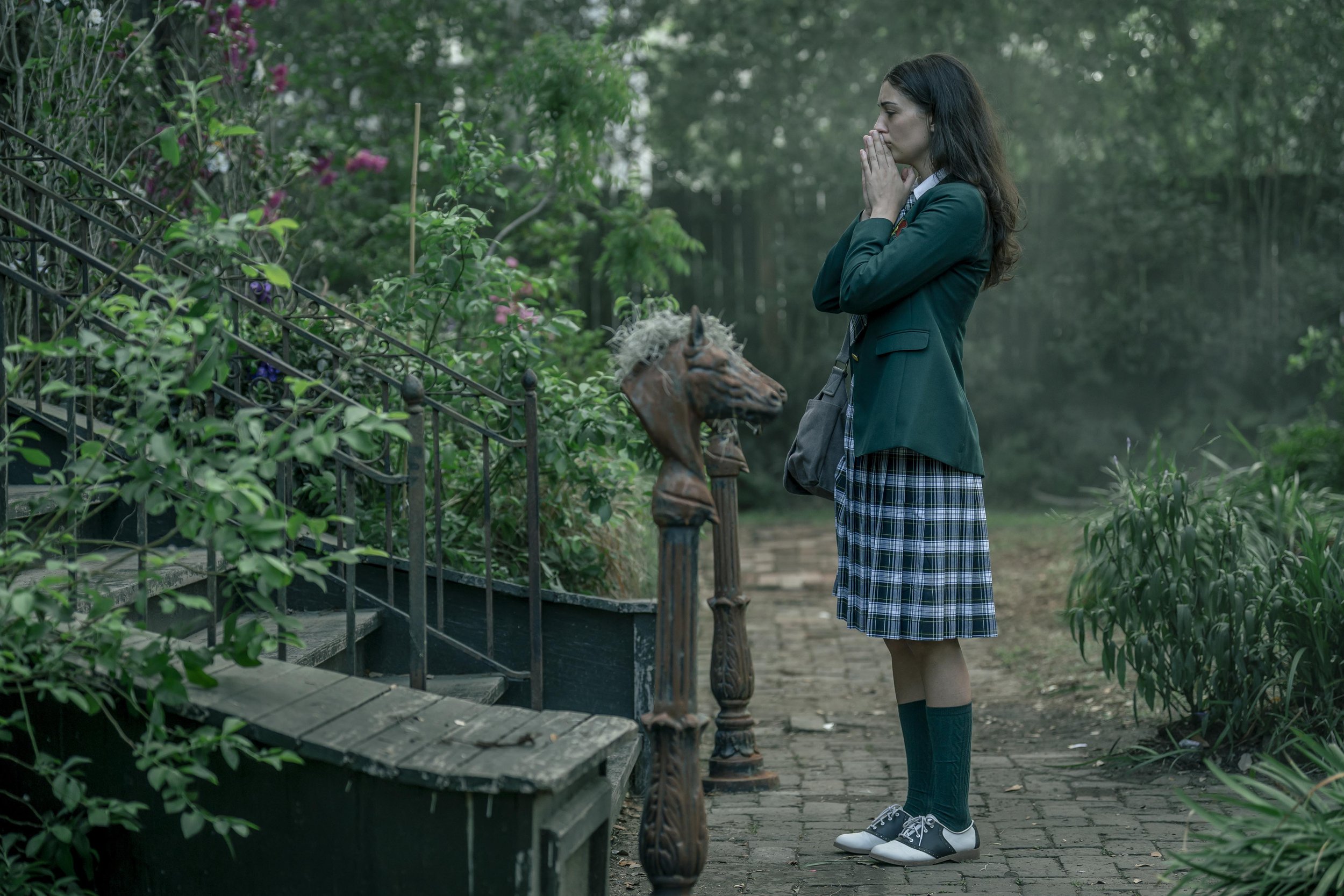  Cameron Jade Inman as Young Deirdre Mayfair - Mayfair Witches _ Season 1, Episode 1 - Photo Credit: Alfonso Bresciani/AMC 