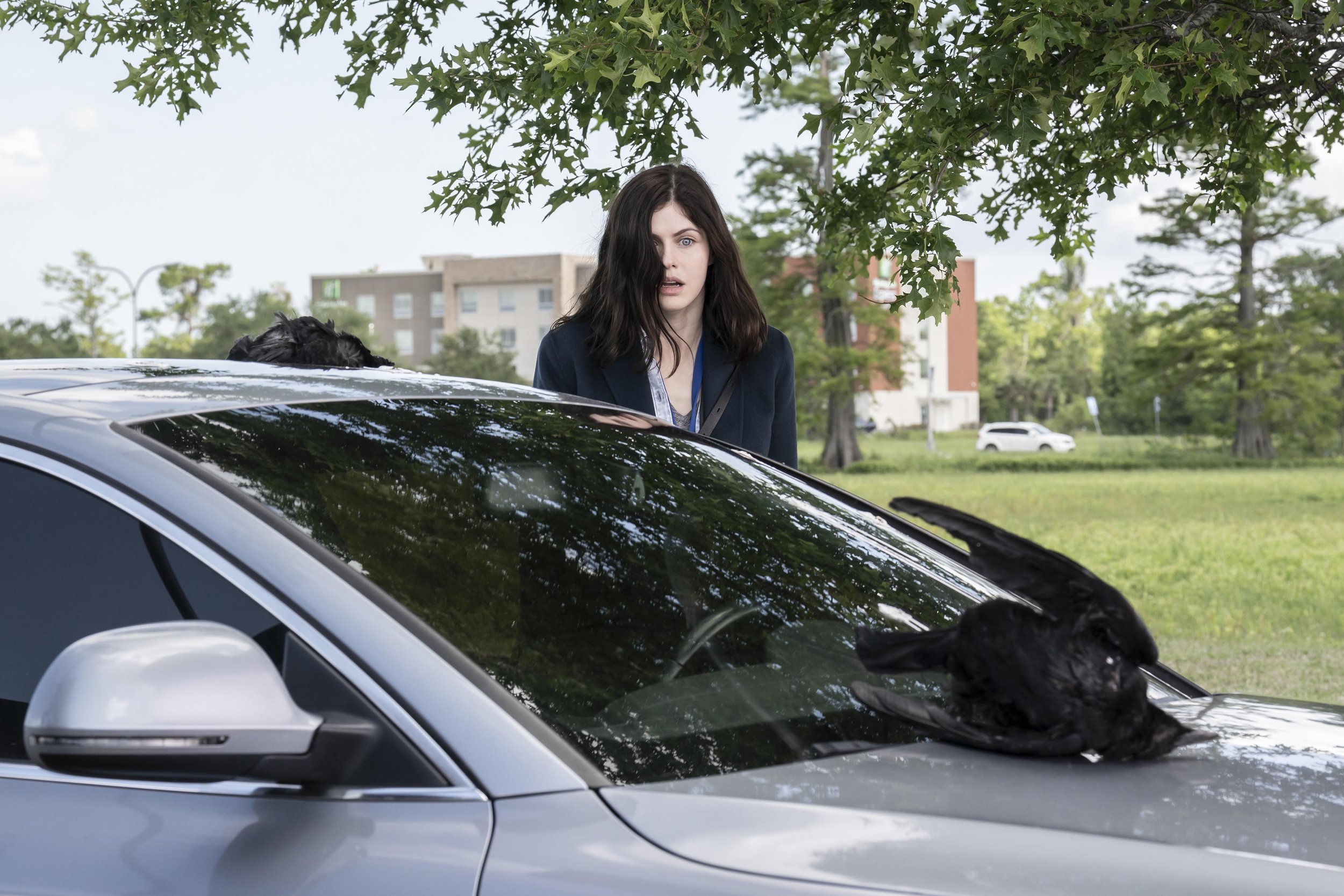  Alexandra Daddario as Dr. Rowan Fielding - Mayfair Witches _ Season 1, Episode 2 - Photo Credit: Alfonso Bresciani/AMC 