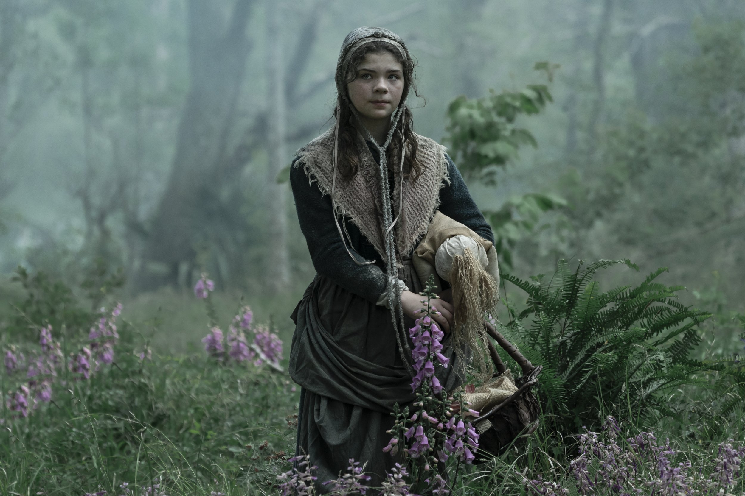  Emma Rose Smith as Florie - Mayfair Witches _ Season 1, Episode 2 - Photo Credit: Alfonso Bresciani/AMC 
