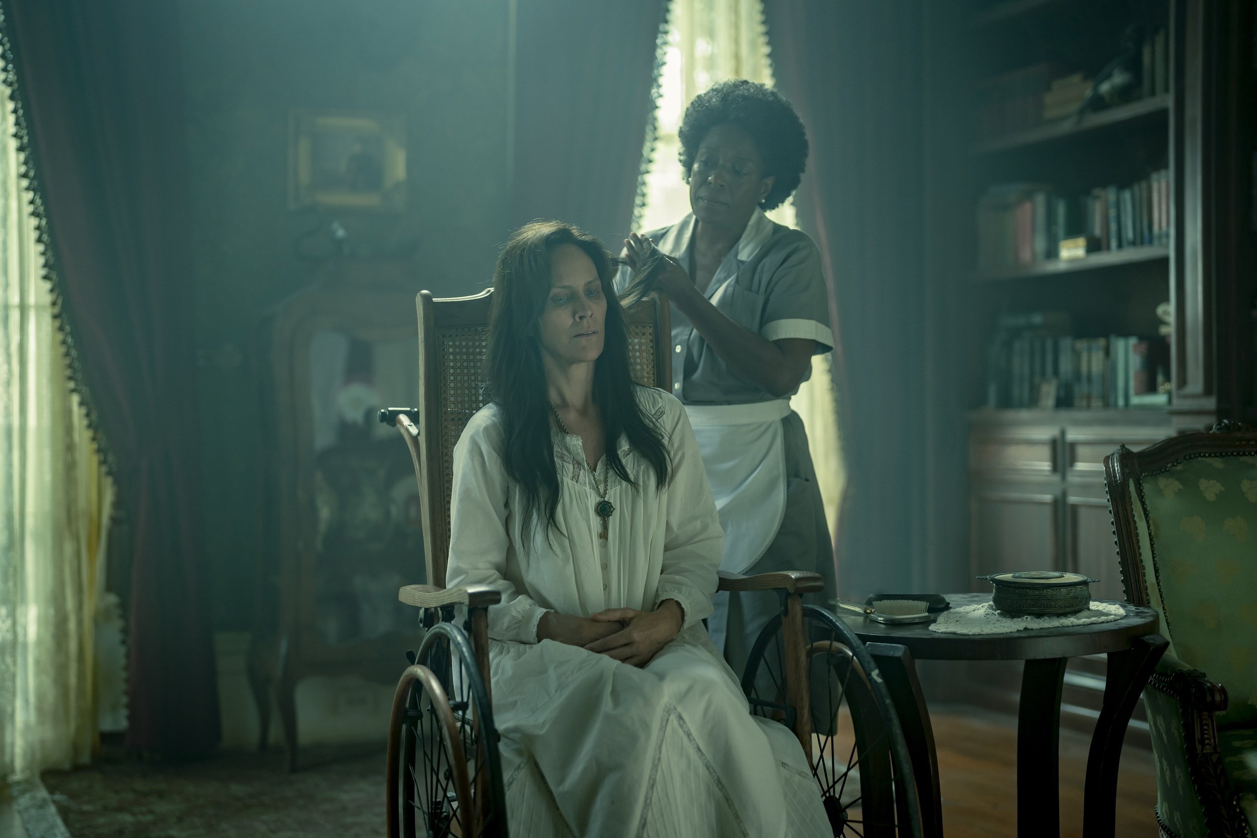  - Mayfair Witches _ Season 1, Episode 2 - Photo Credit: Alfonso Bresciani/AMC 