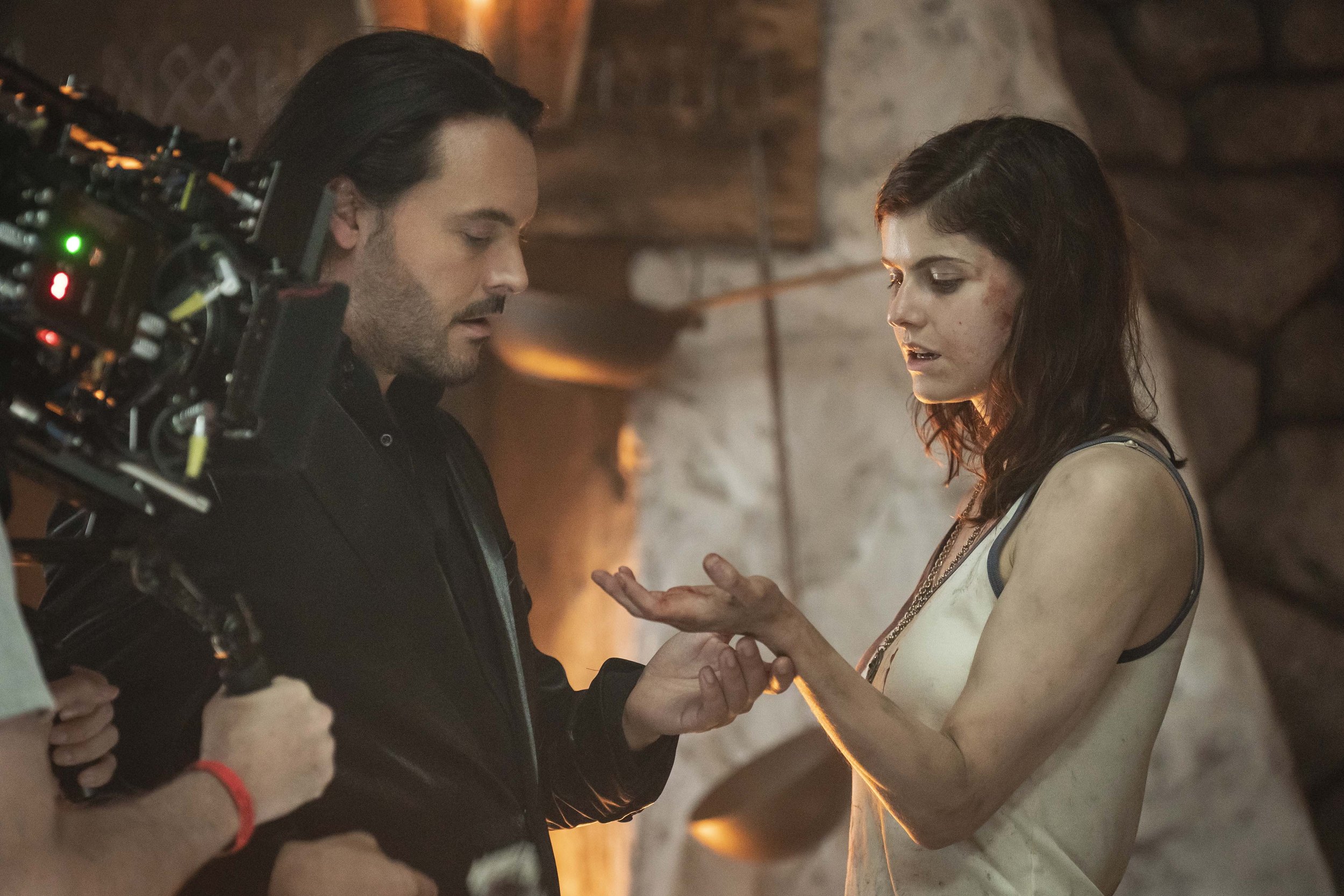  BTS, Alexandra Daddario as Dr. Rowan Fielding and Jack Huston as Lasher - Mayfair Witches _ Season 1, Episode 7 - Photo Credit: Alfonso Bresciani/AMC 