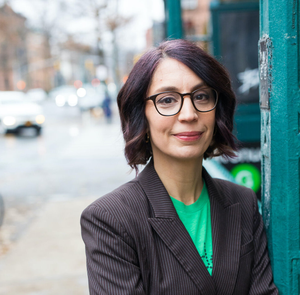 Write Your Heart Out: Personal Essay Writing with Lisa Selin Davis (5-week course)