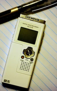 Olympus_Digital_Voice_Recorder_WS-321M.jpg