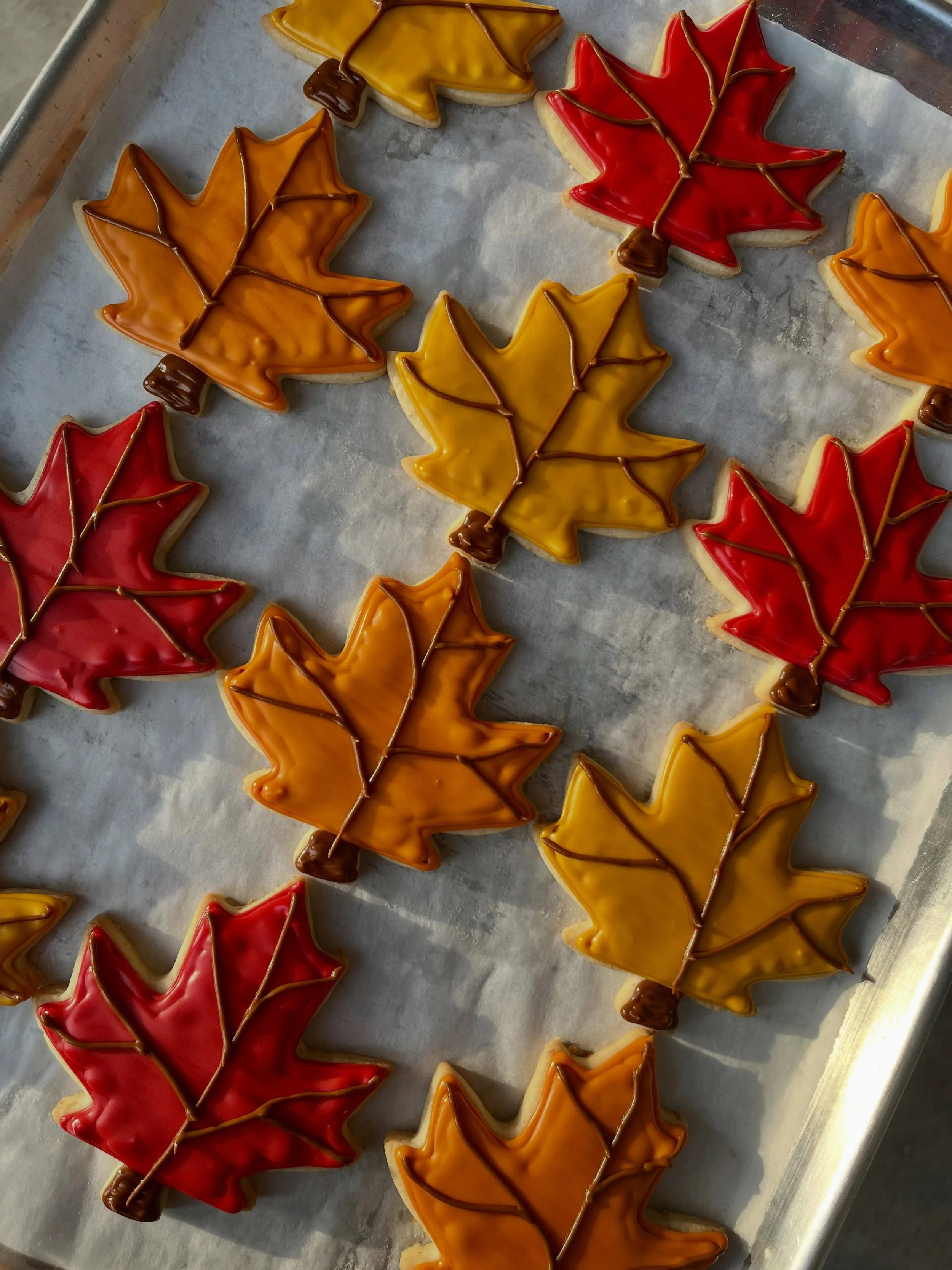 It&rsquo;s the first day of fall, y&rsquo;all! 🍁🍂

We&rsquo;re taking inspiration from the leaves starting to fall and the cool weather about to roll in this week and launching our maple flavored Fall Leaf Cookies for the season! 

#smallbusiness #