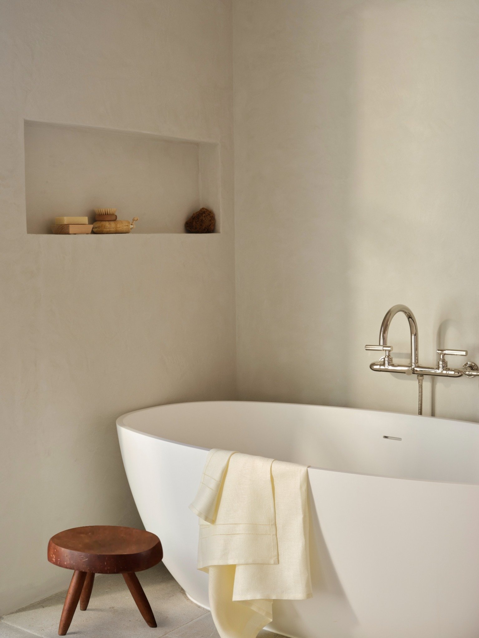 bathtub_photo_under_20MB.jpg