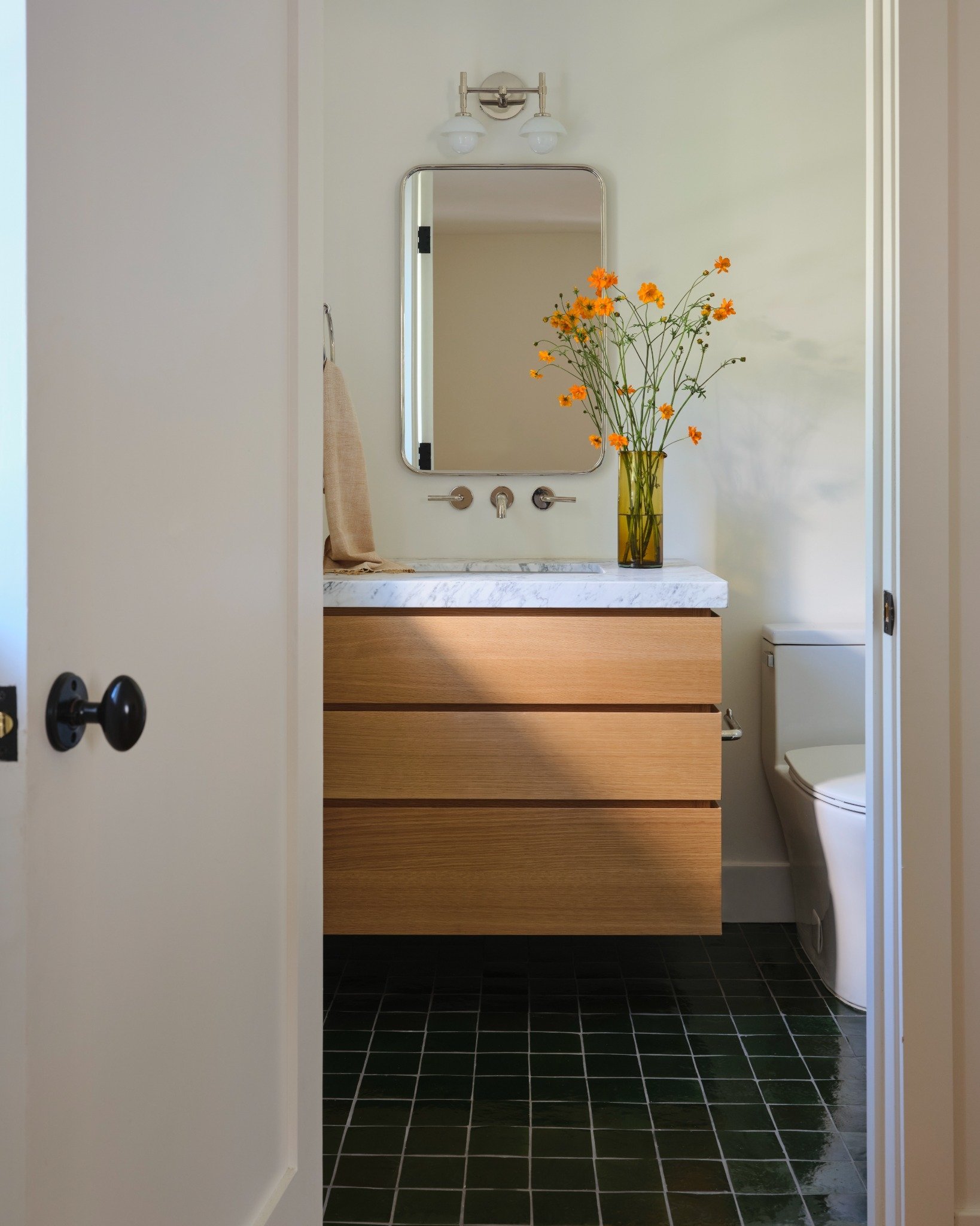 bathroom_photo_under_20MB.jpg