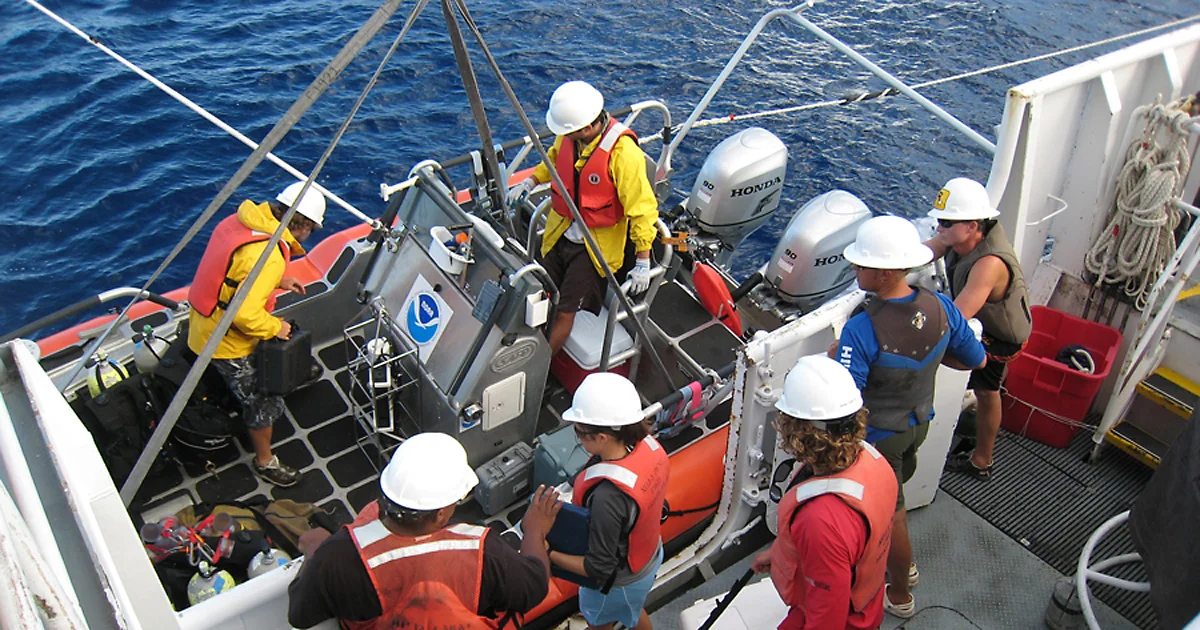 csd-blog-noaa-scientists.jpg