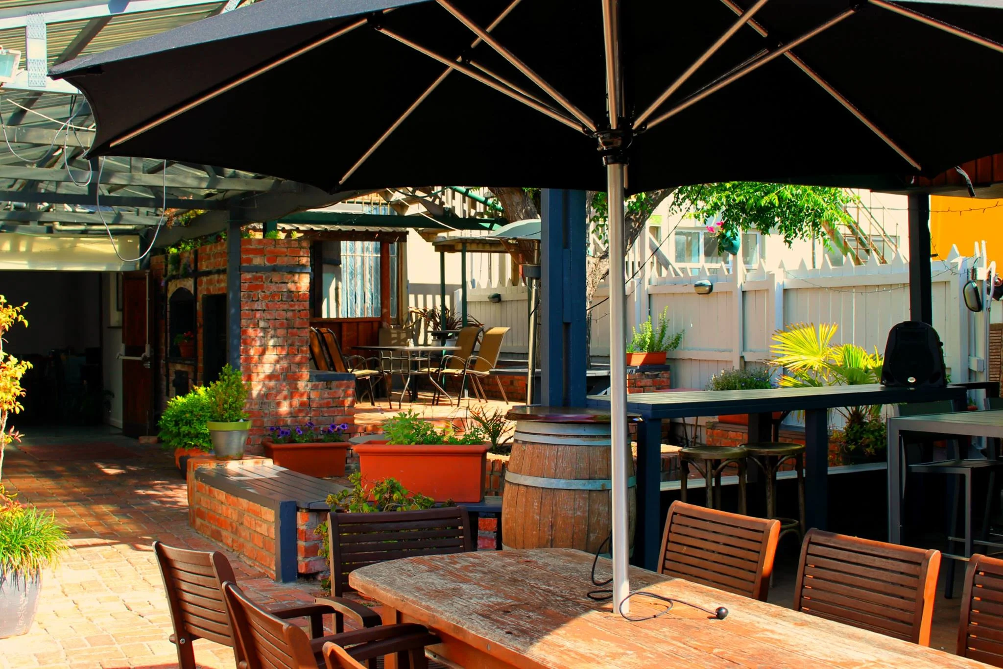 Garden Bar 100 standing
