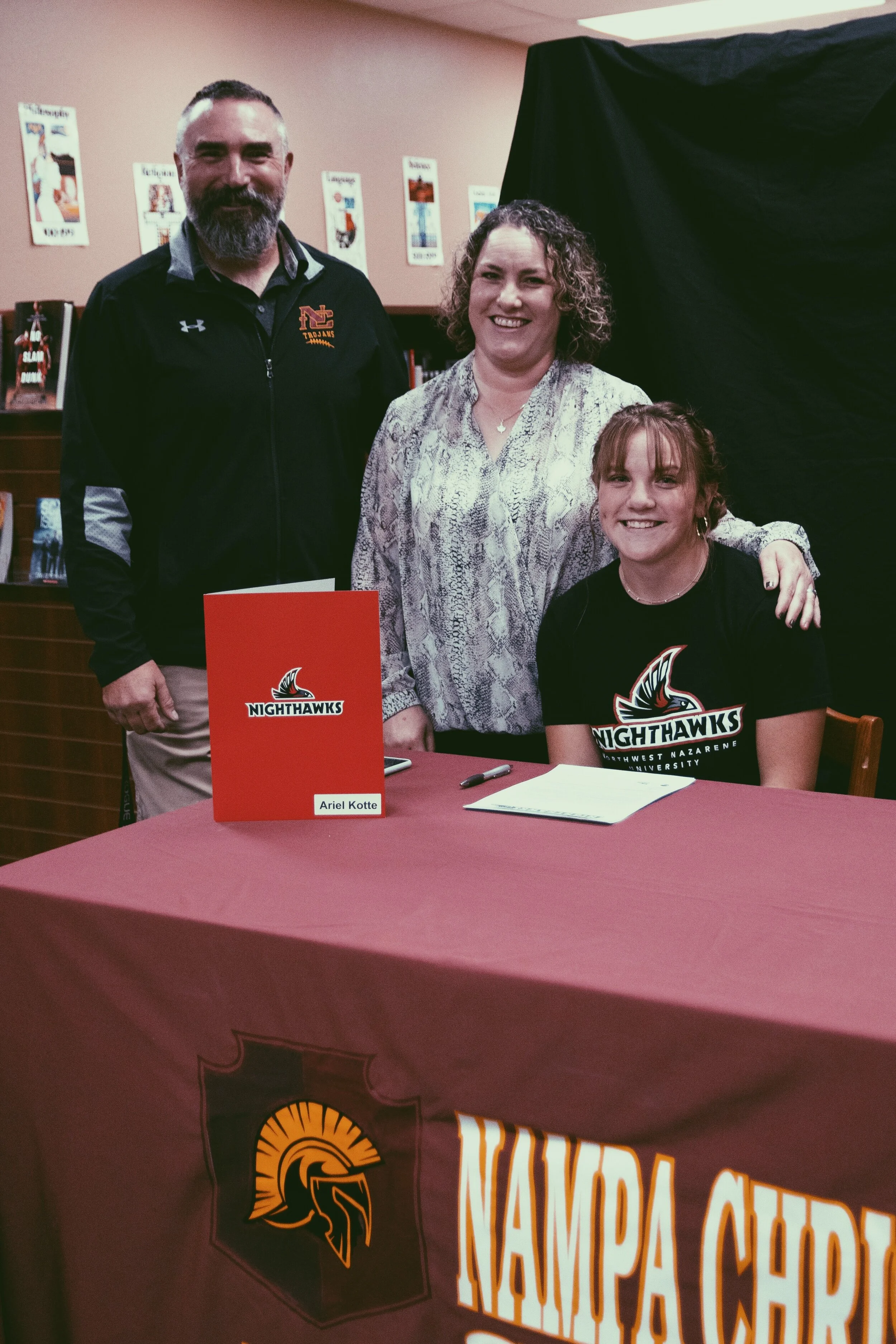 Ariel Kotte Indie Chicas 02 Commits to NNU