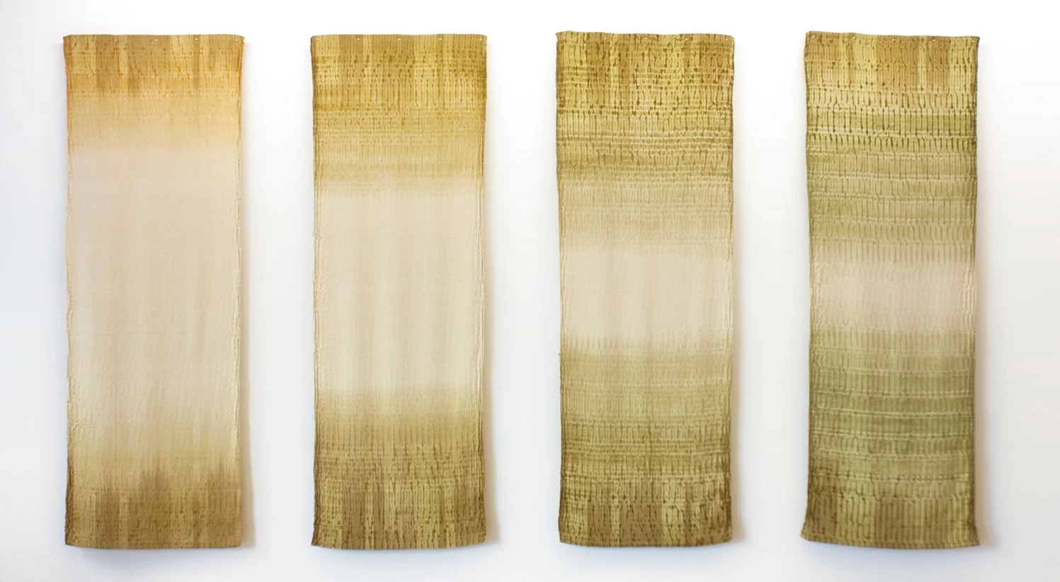 Roam <P> <P> <font size = 2>2011; Cotton. Handwoven, hand-dyed. <P></font>