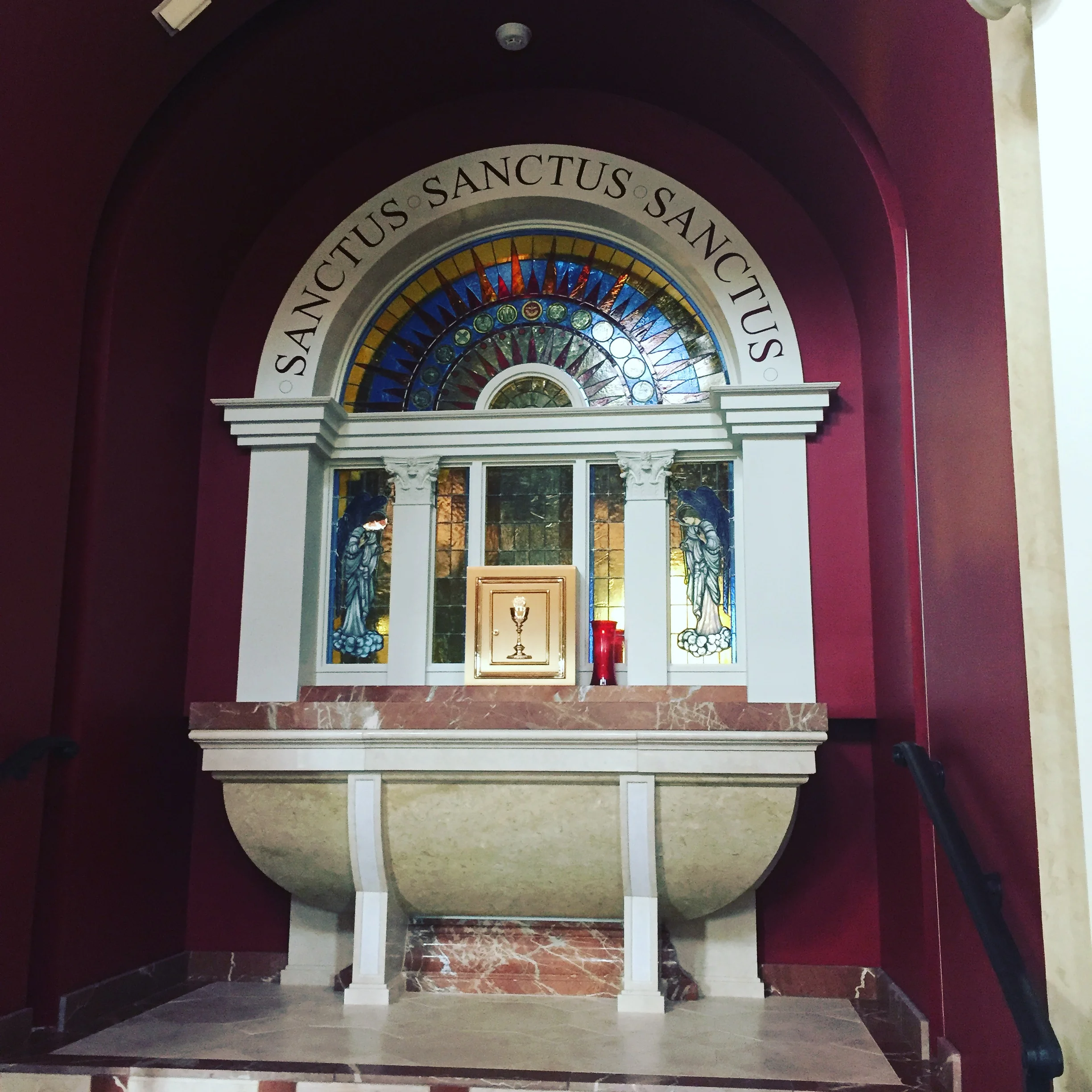 Look at this Eucharistic Chapel! I mean, you can tell God lives there! 