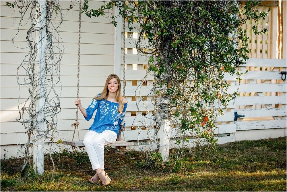Jupiter Mini Session: Jupiter Farms Barn Headshot Mini Session