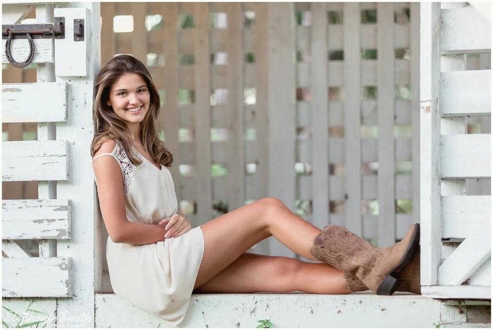 South Florida High School Senior Photographer: Ashley's Senior Session at the Barn