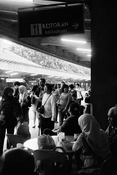 F1000008bnw.jpg