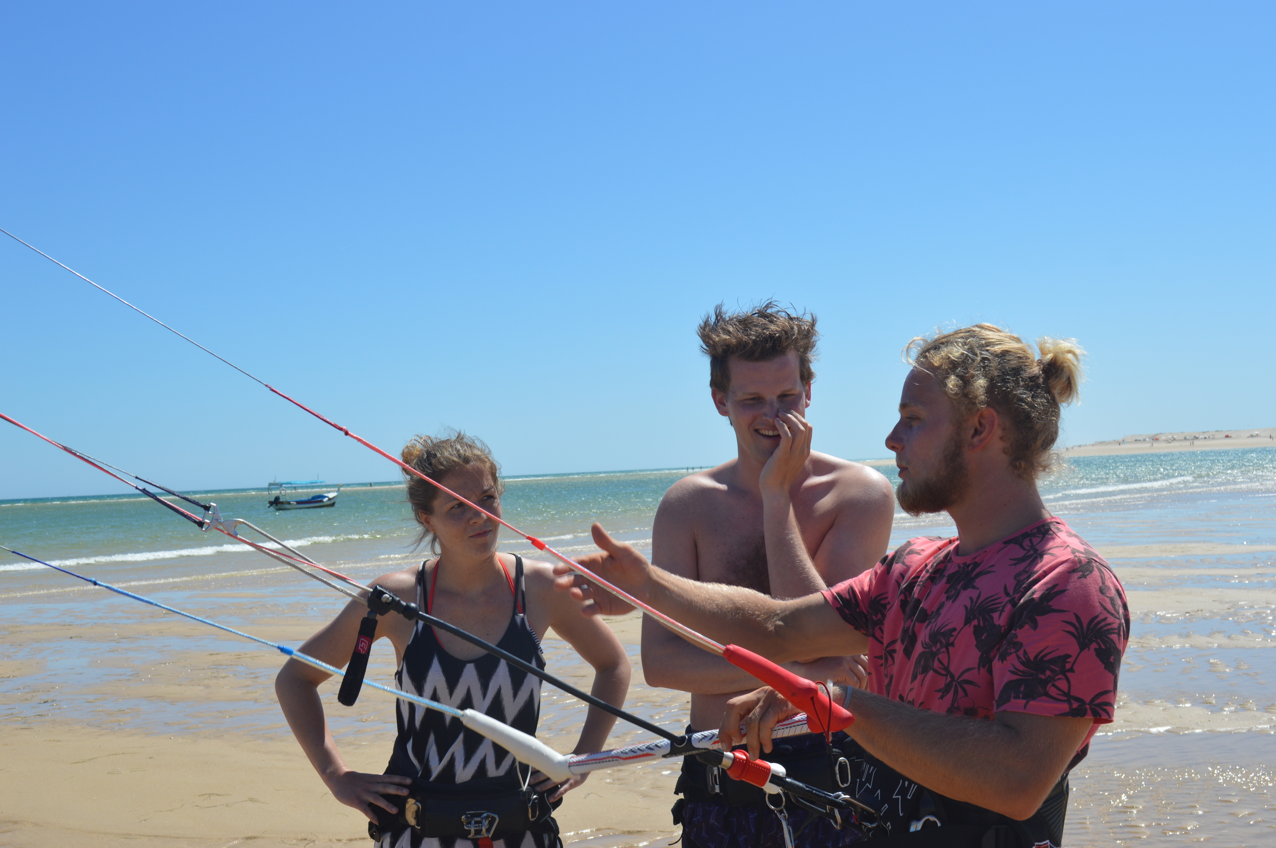 Explaining Basic Kite Skills - Fuzeta Beach