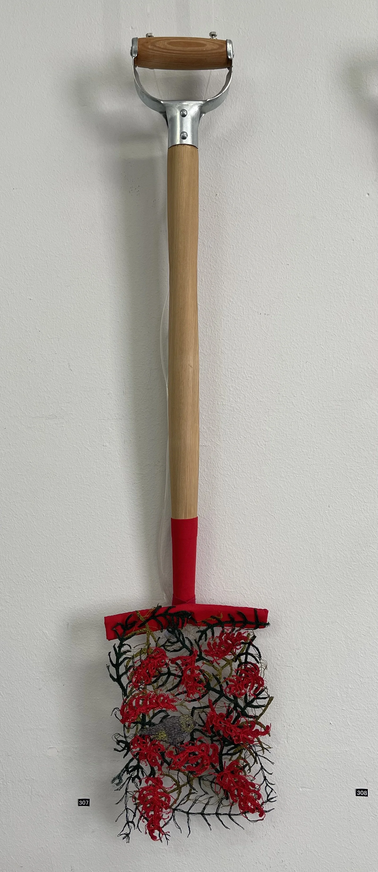 9_Garden shovel red grevillea.jpeg