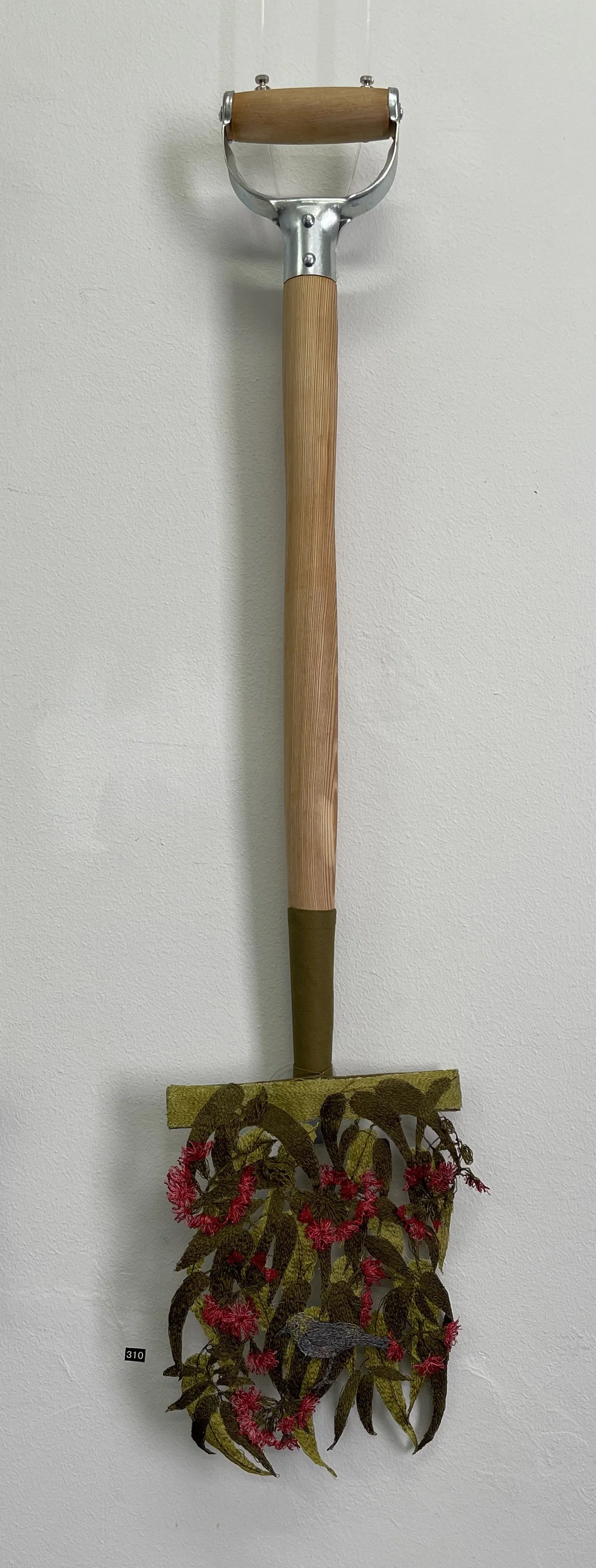 7_Garden shovel Pink flowering gum.jpeg