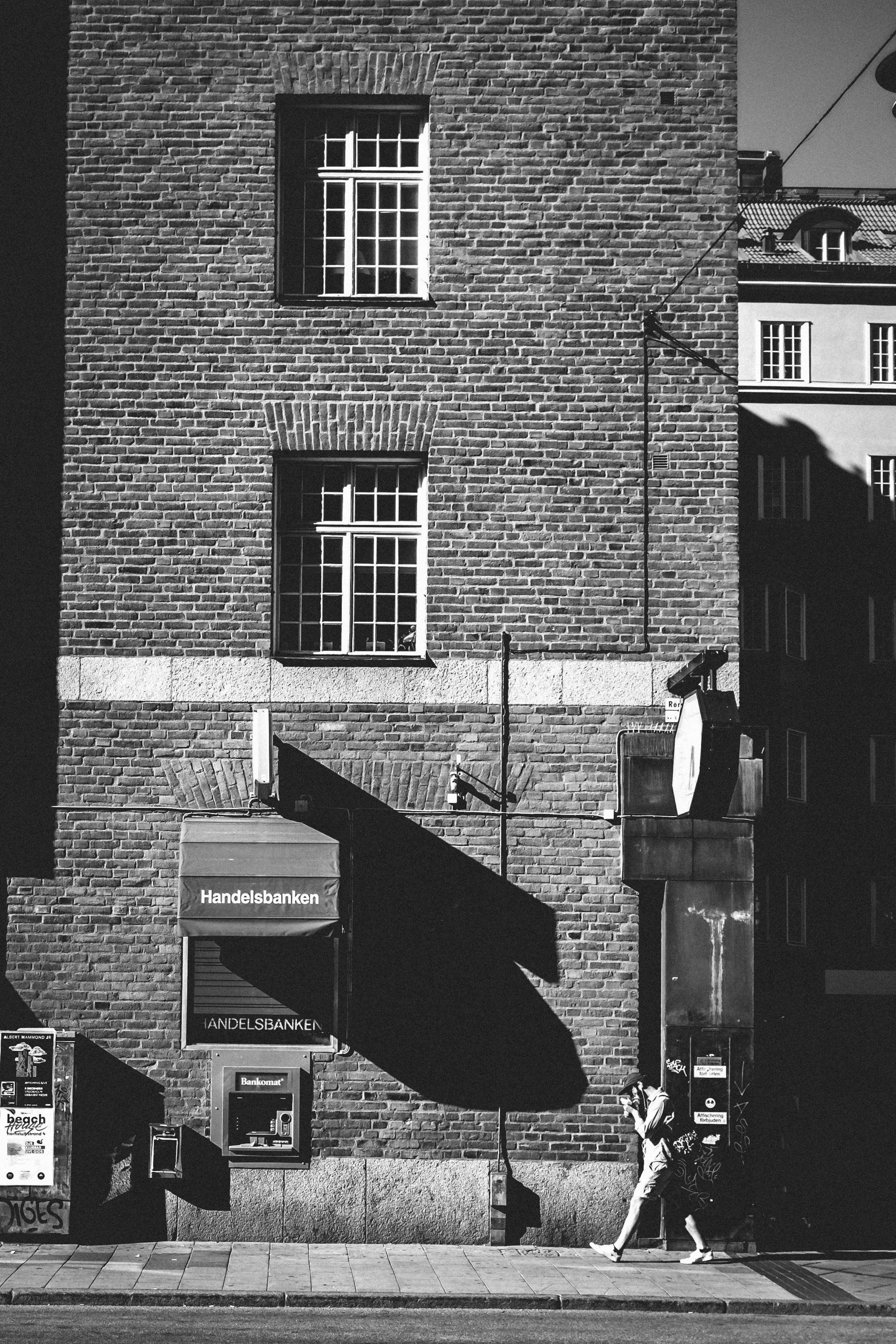 ATM drops shadow, Kungsholmen, Stockholm