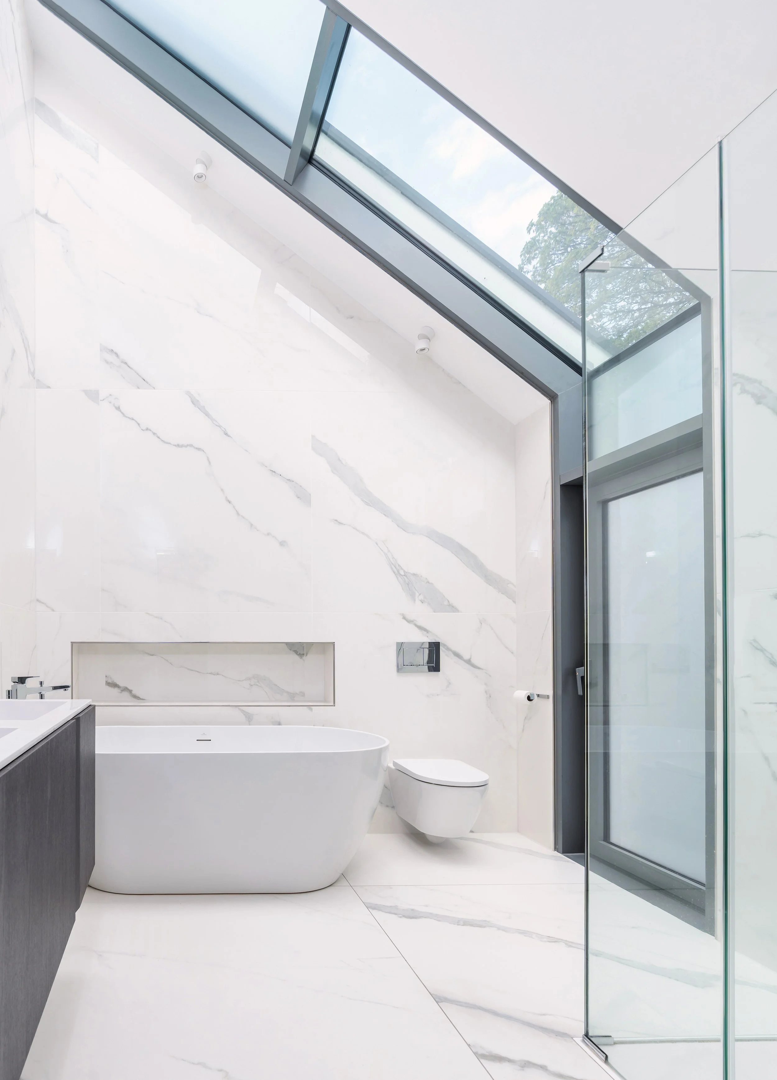 09 - Bathroom 05 - Photo by Ben Harrison.jpg