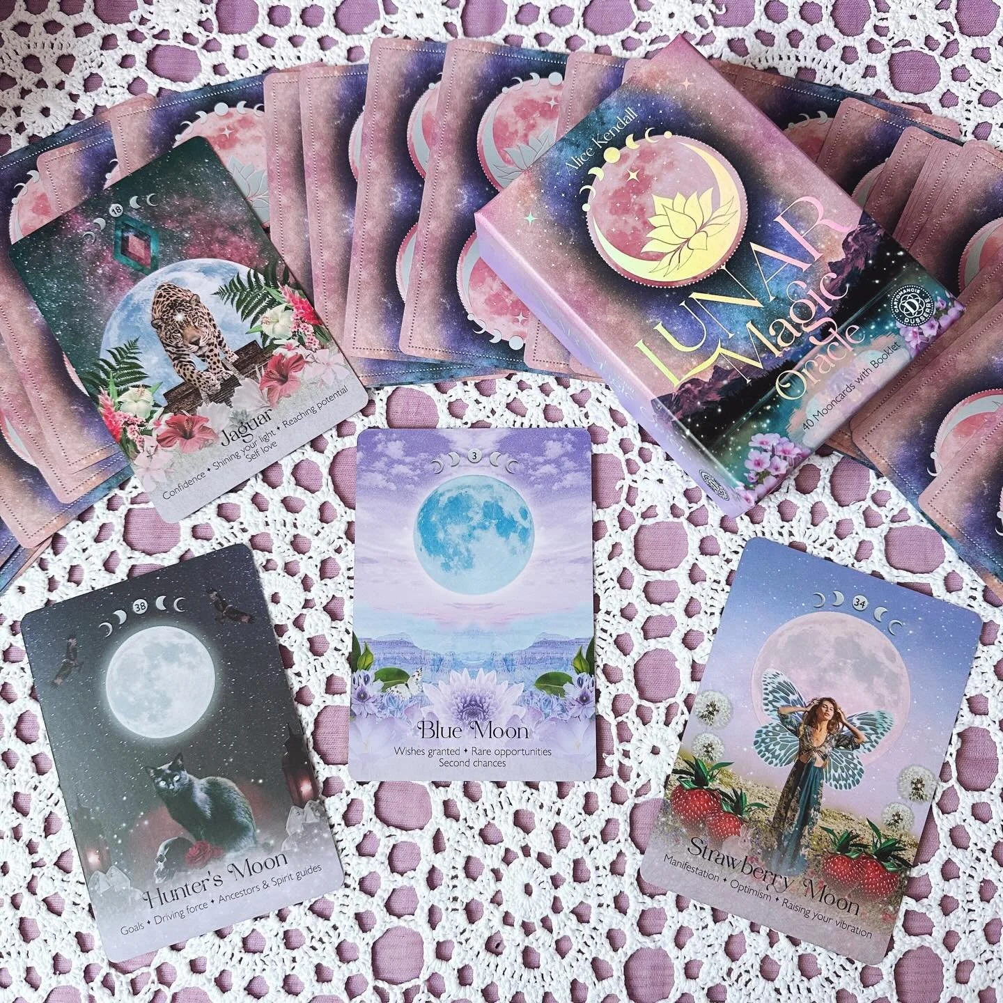 🔮🌝REVEAL🌝🔮

1. Hunter&rsquo;s Moon 🐈&zwj;⬛ You are being guided so trust your intuition and inner wisdom. Your dreams are within you for a reason. It&rsquo;s up to you to meet the universe halfway. Call on your guides for assistance but also set