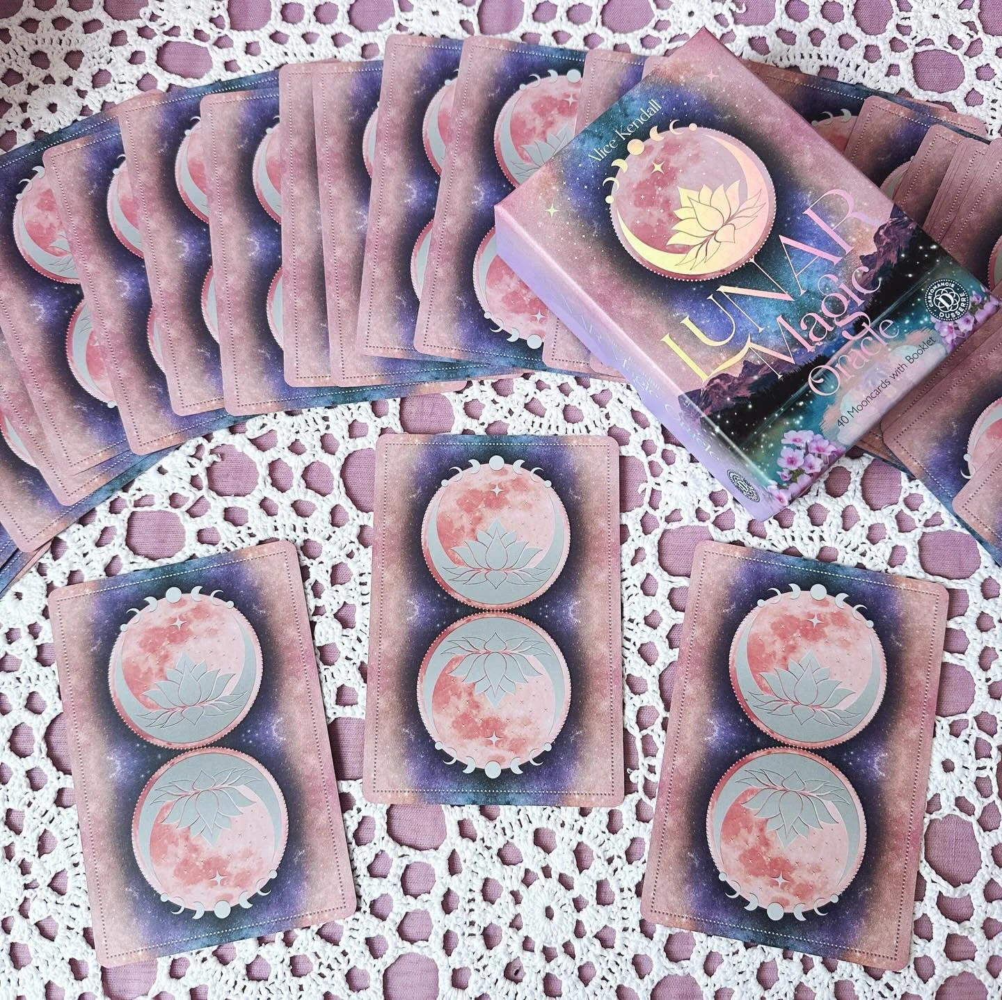 🔮🌝PICK A CARD!🌝🔮

Pick a card from the beautiful Lunar Magic Oracle by Alice Kendall! @starlightandsage_ 

🙏 Take a deep breath and centre yourself
👉 From left to right, choose 1, 2 or 3, or the mystery card along the top
💖 Check back later to