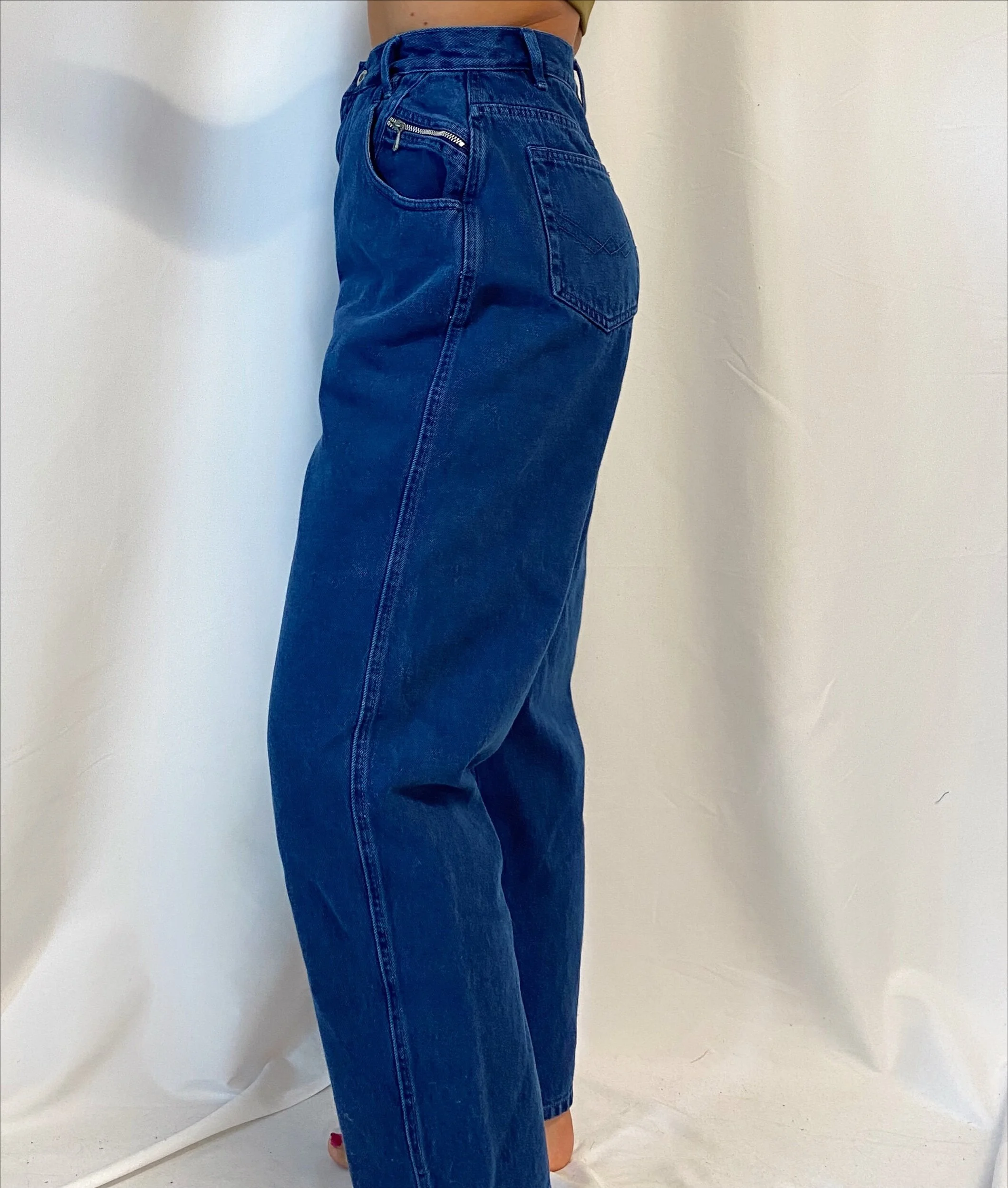 75AAA5D4-E080-46AA-B05C-5F51E5C2B6C4