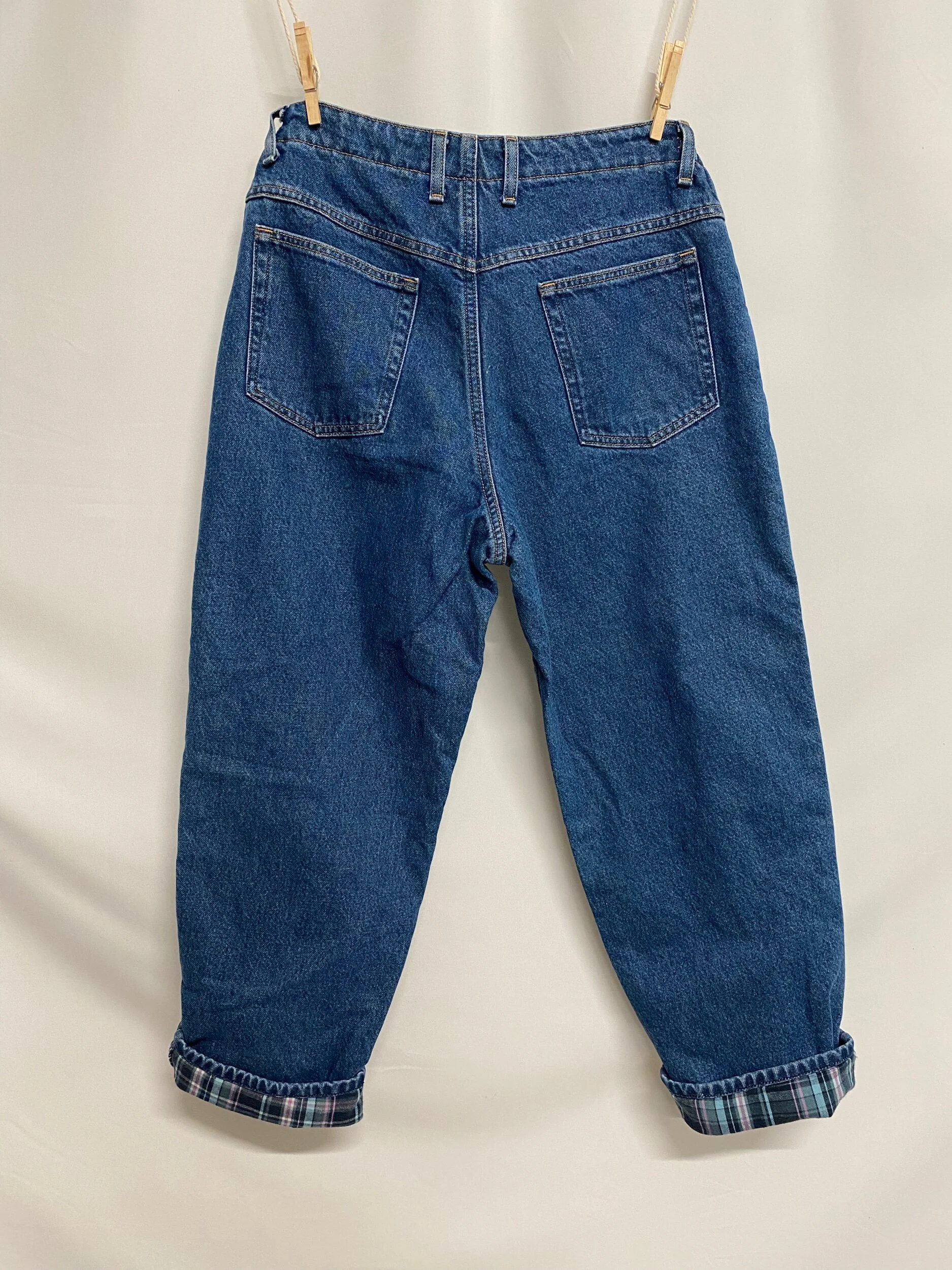 8C6042F2-D625-4B5B-8D44-00FD8ED2D54F