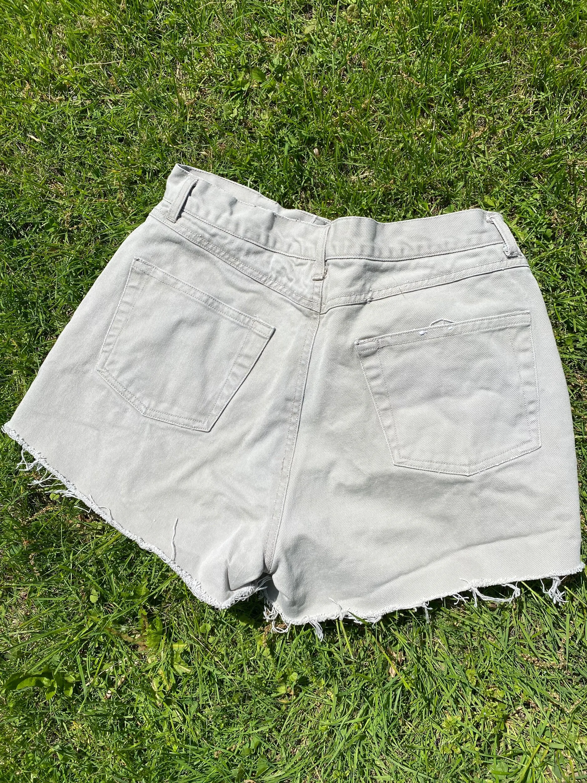 ADA78CB6-81B9-421A-B81D-AB5DA832EDBE