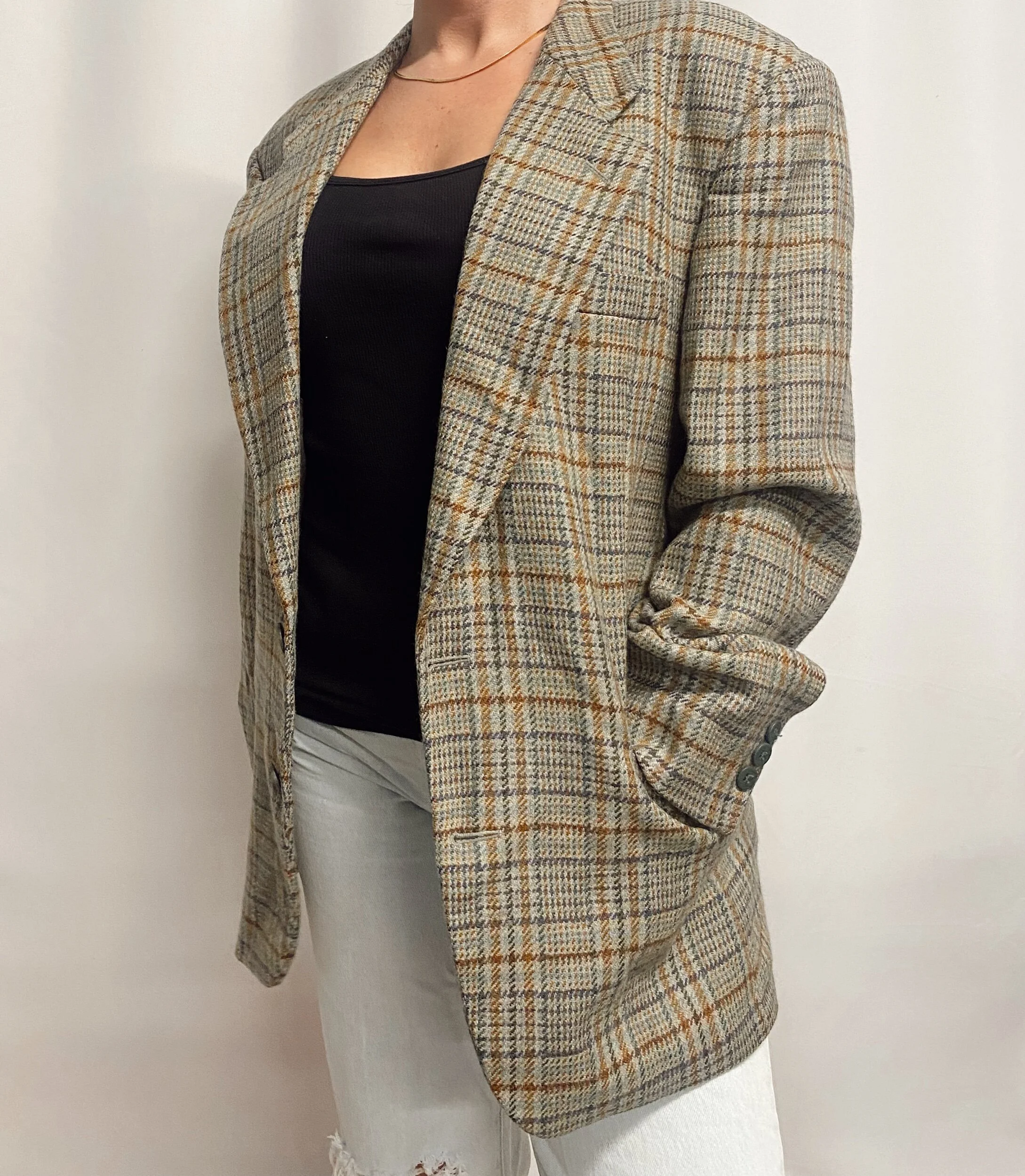 D3800C90-2058-4C10-ACE2-80D915DB3B38